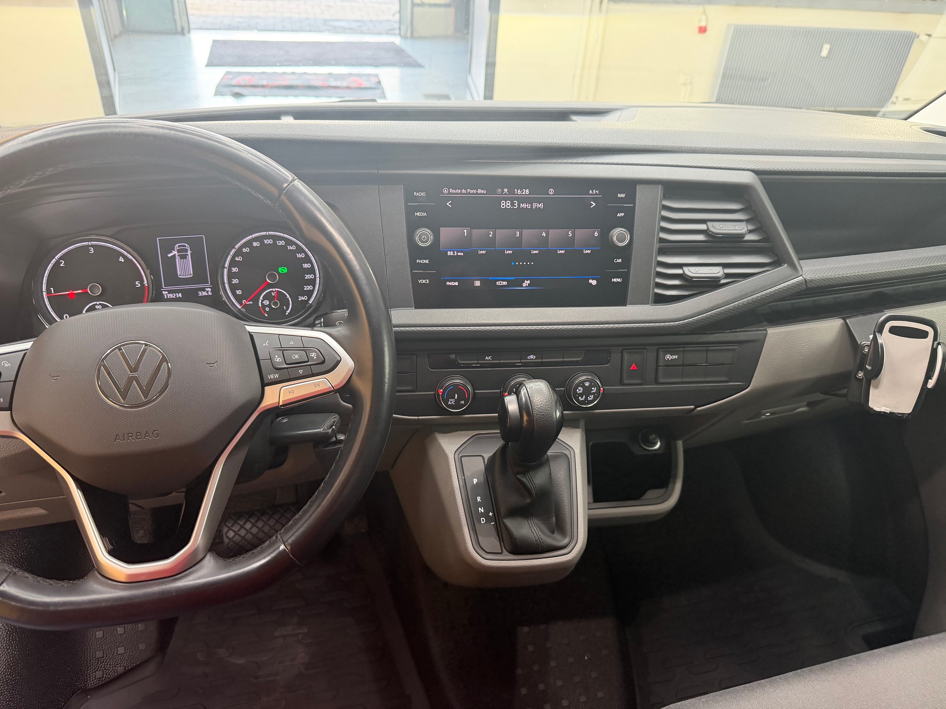 VW T6.1 2.0 TDI DSG-image-7