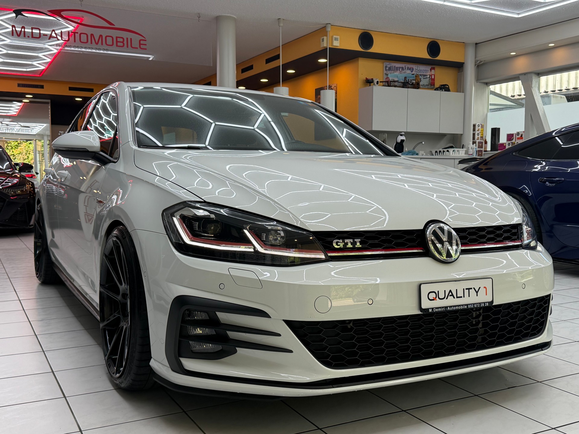 VW Golf VII 2.0 TSI 230 GTI-image-2