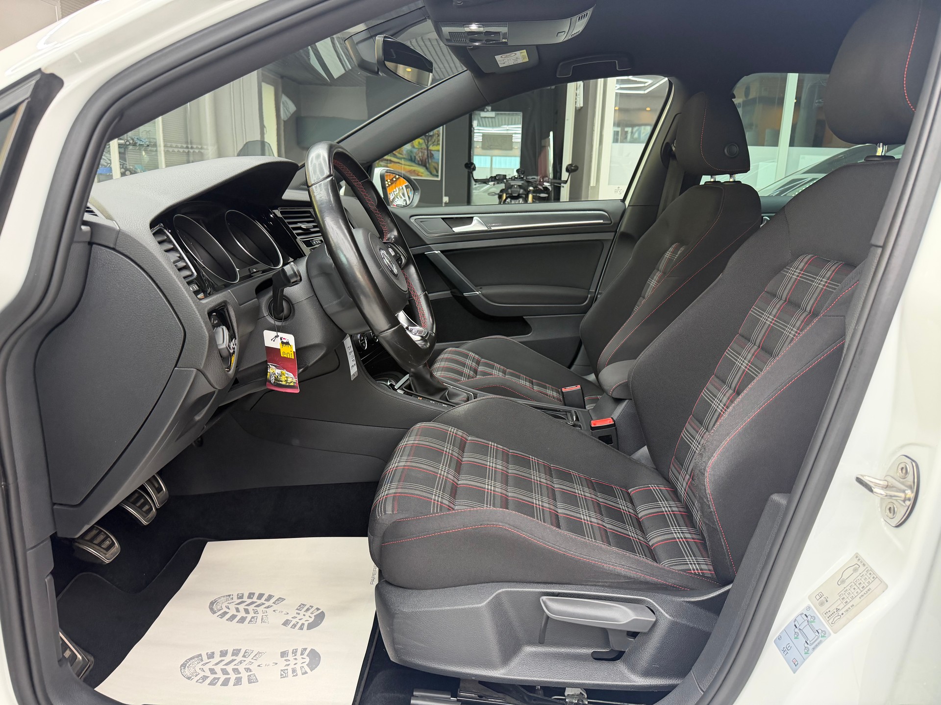 VW Golf VII 2.0 TSI 230 GTI-image-11