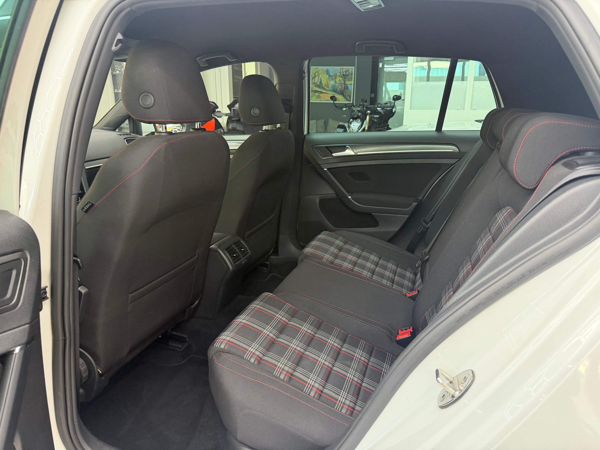 VW Golf VII 2.0 TSI 230 GTI-image-12