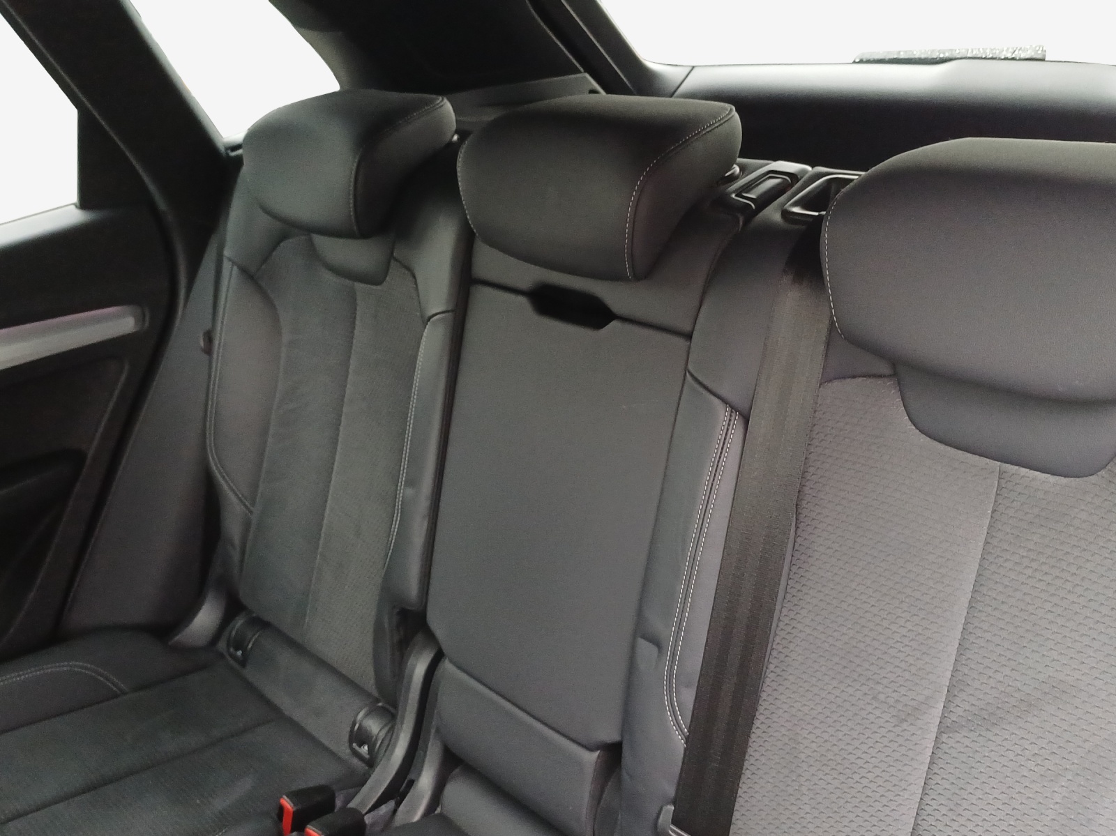 AUDI Q5 50 TFSI e PHEV S line quattro S-tronic-image-12