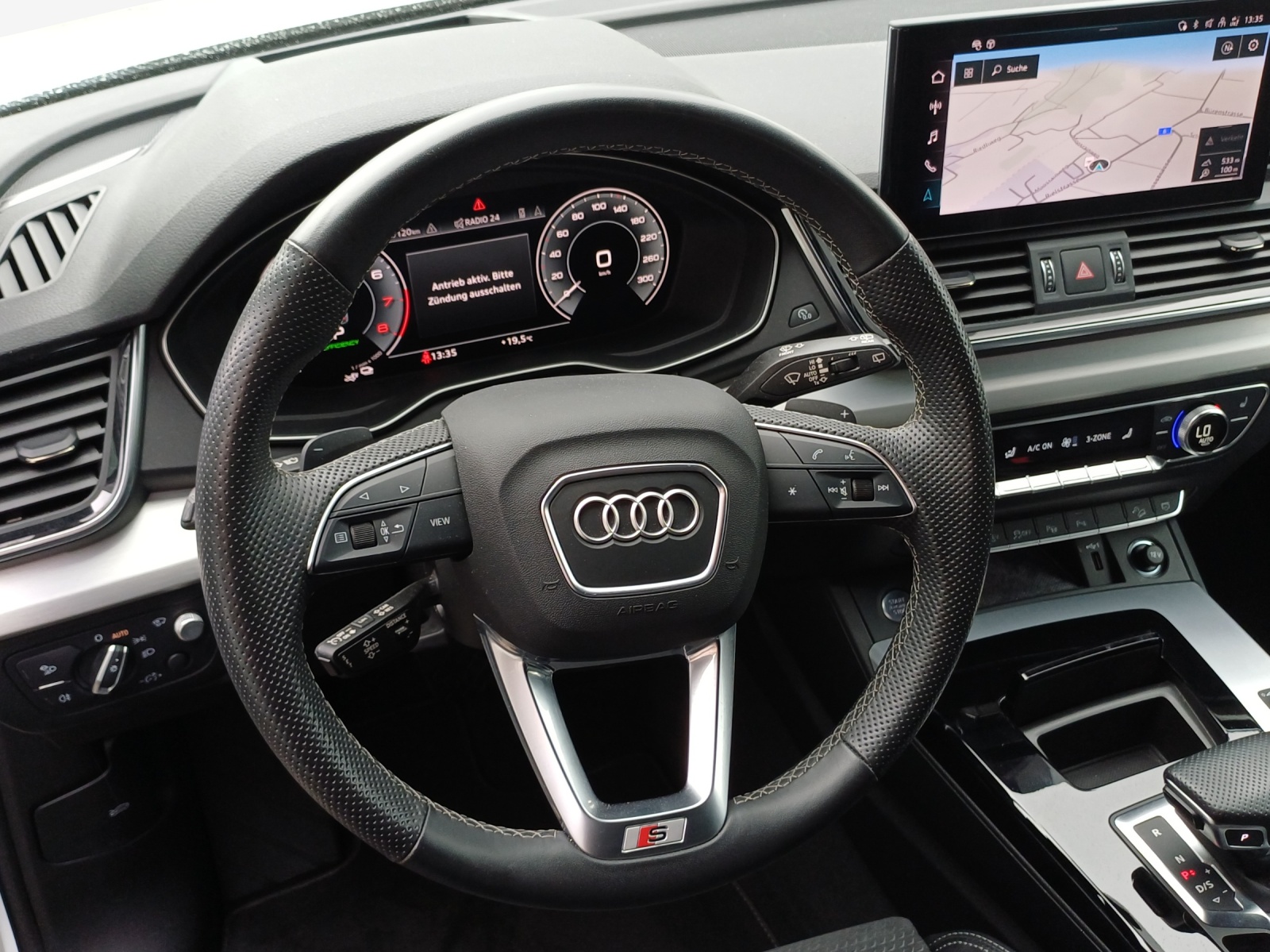 AUDI Q5 50 TFSI e PHEV S line quattro S-tronic-image-10