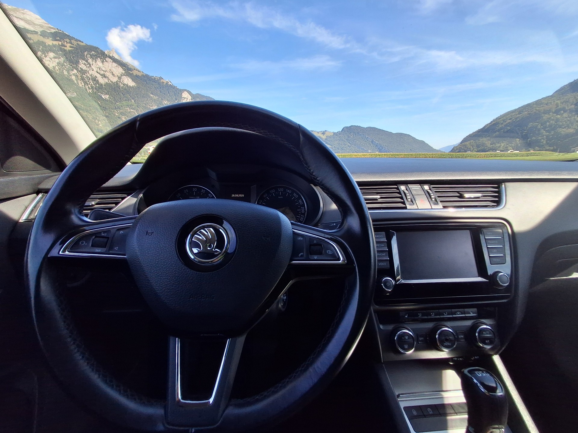 SKODA Octavia Combi 2.0 TDI Swiss Joy DSG-image-6