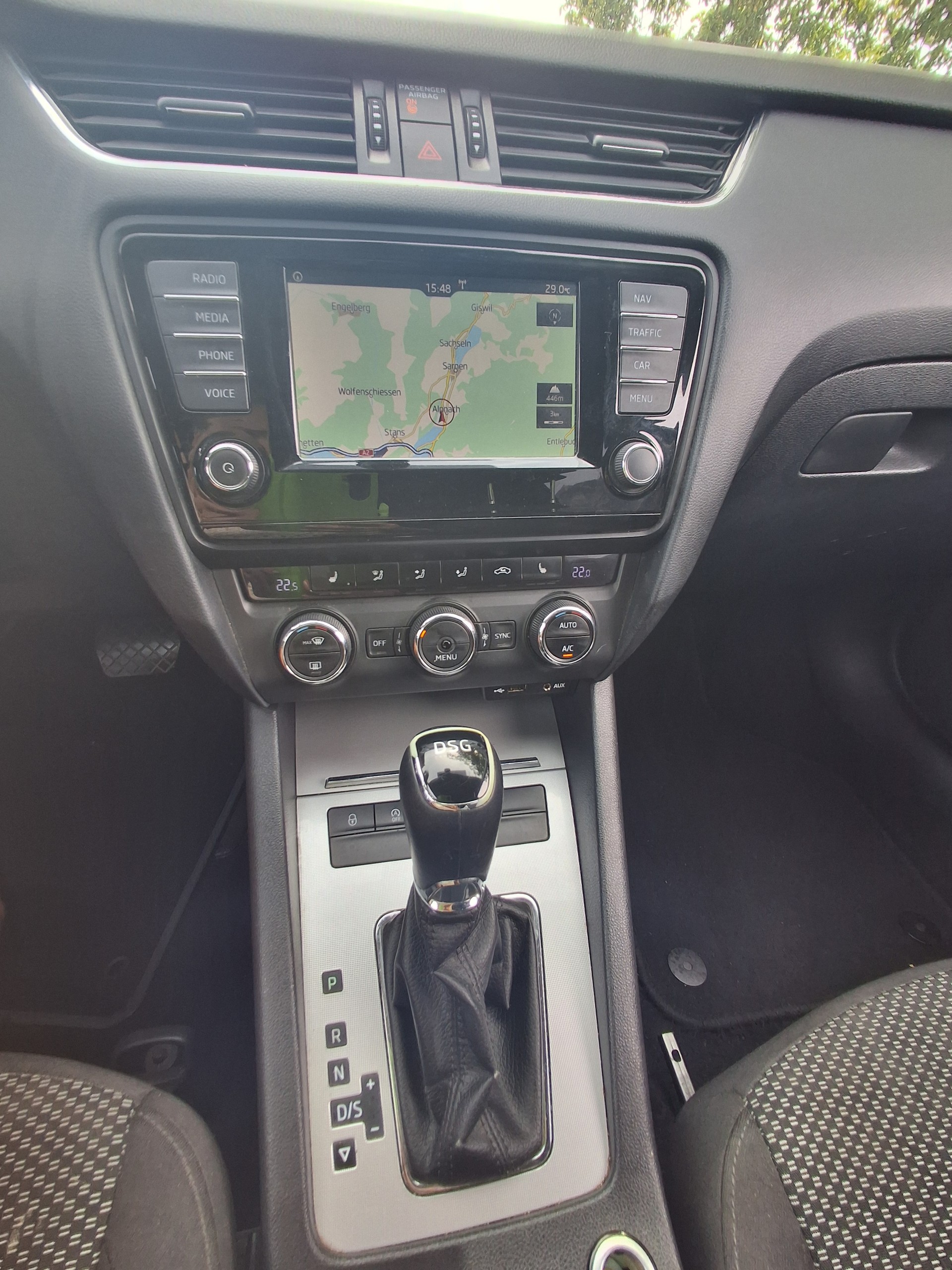 SKODA Octavia Combi 2.0 TDI Swiss Joy DSG-image-8