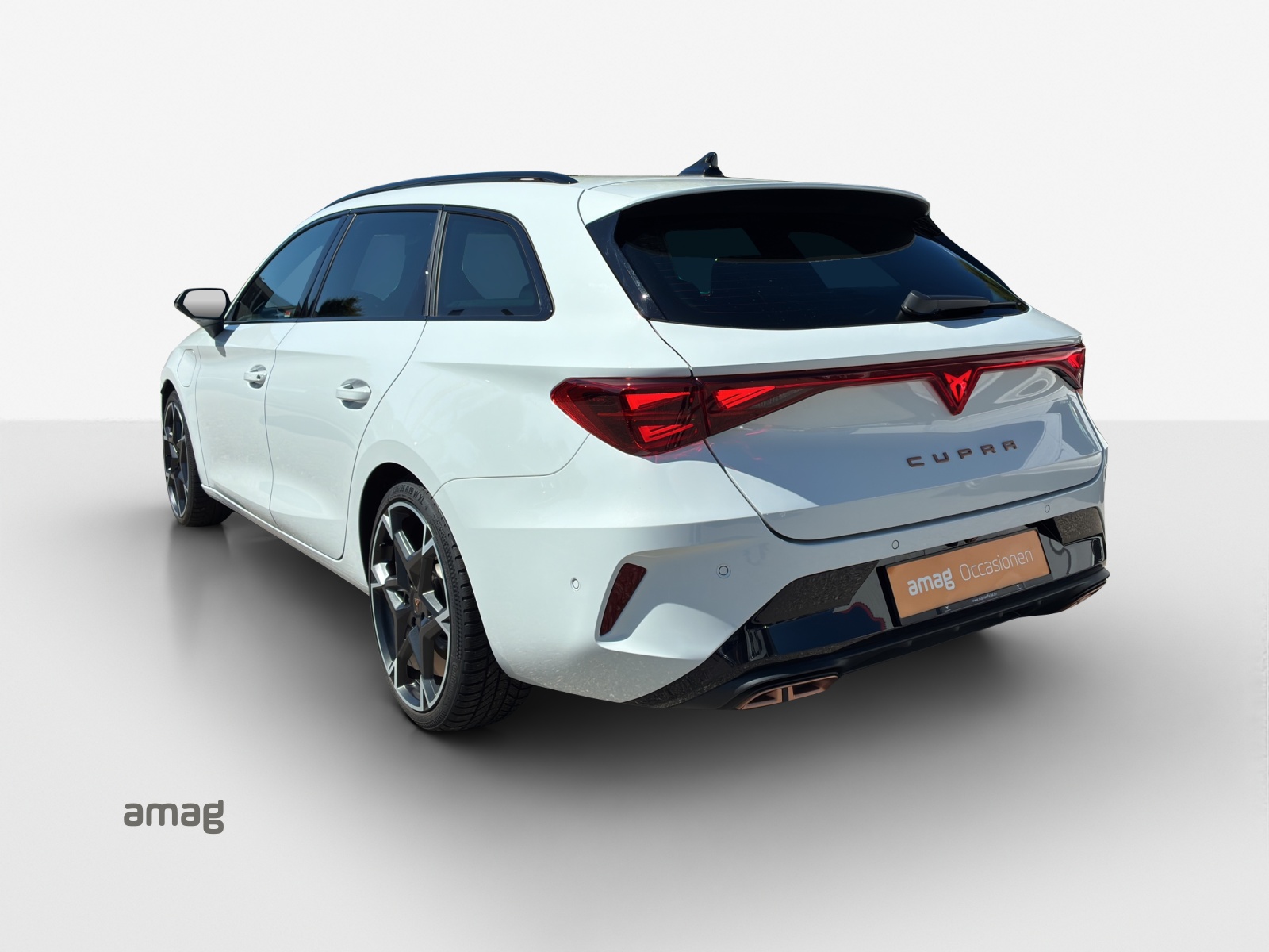 CUPRA LEON ST 1.5 e-HYBRID pHEV Black SymphonyDSG-image-2