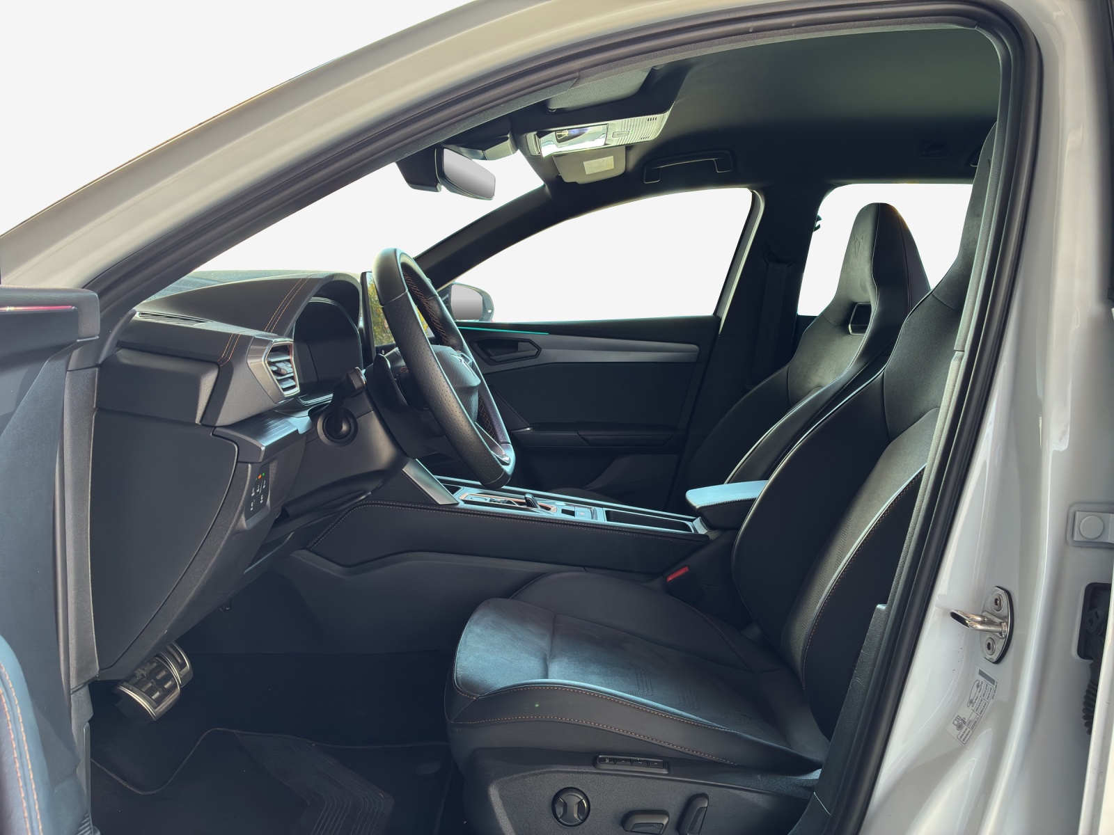 CUPRA LEON ST 1.5 e-HYBRID pHEV Black SymphonyDSG-image-7