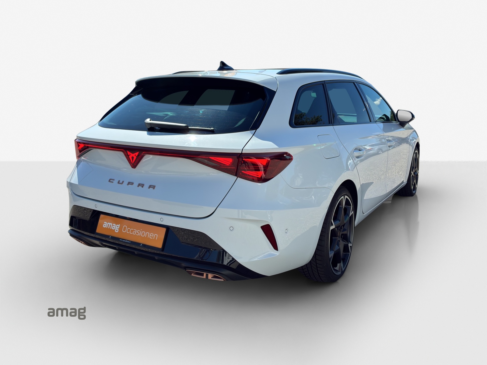 CUPRA LEON ST 1.5 e-HYBRID pHEV Black SymphonyDSG-image-4