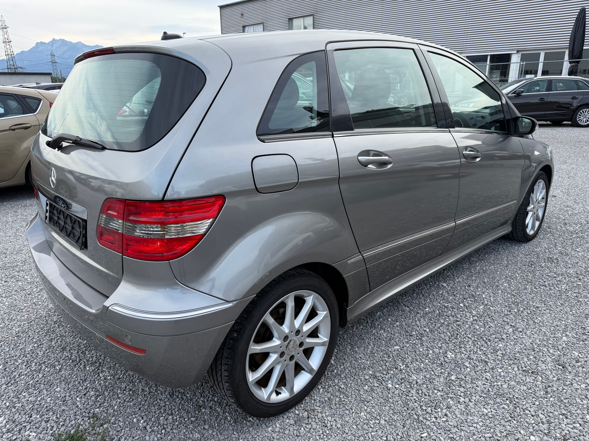 MERCEDES-BENZ B 200 CDI Sailing Edition-image-4