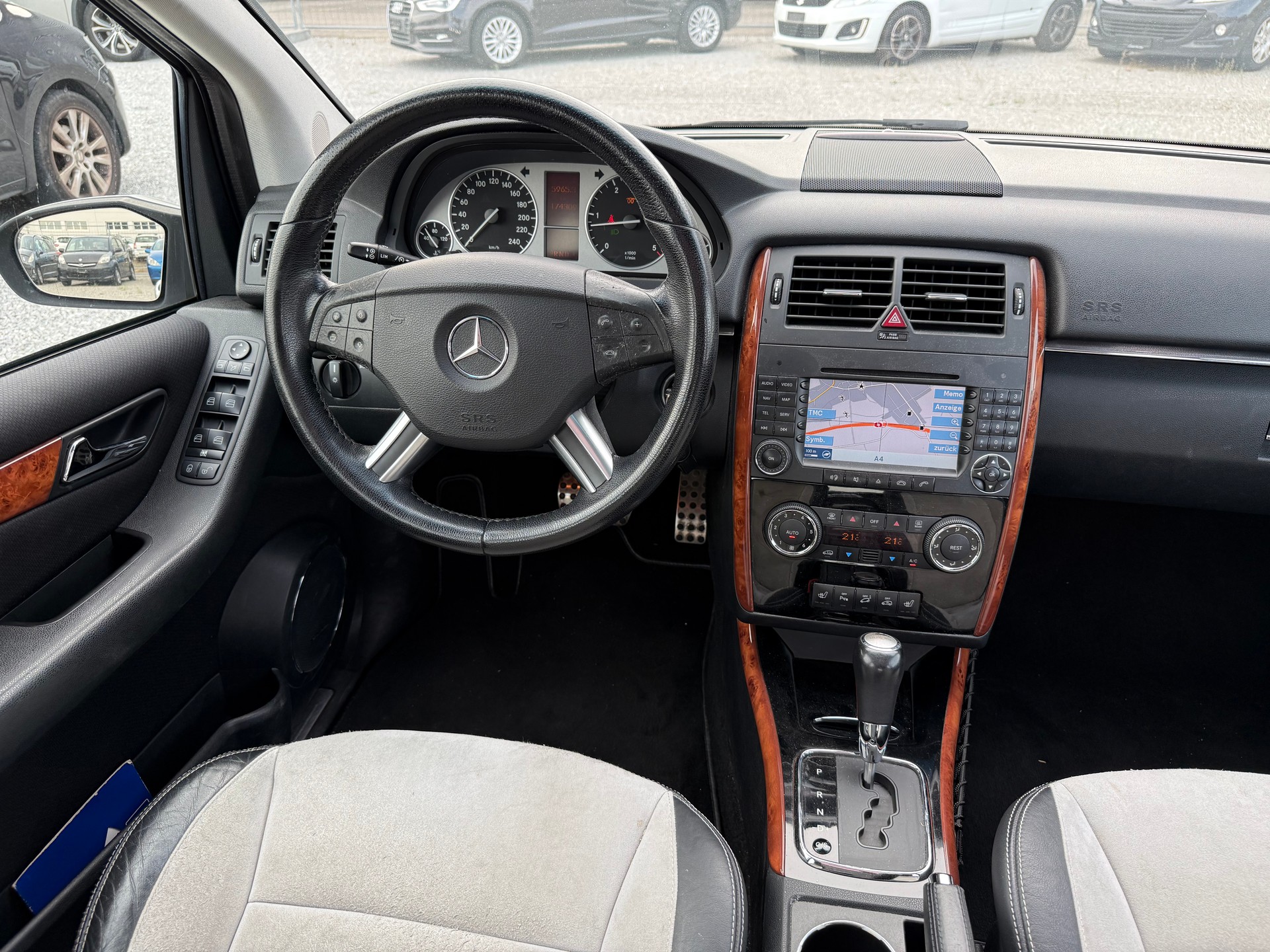 MERCEDES-BENZ B 200 CDI Sailing Edition-image-9