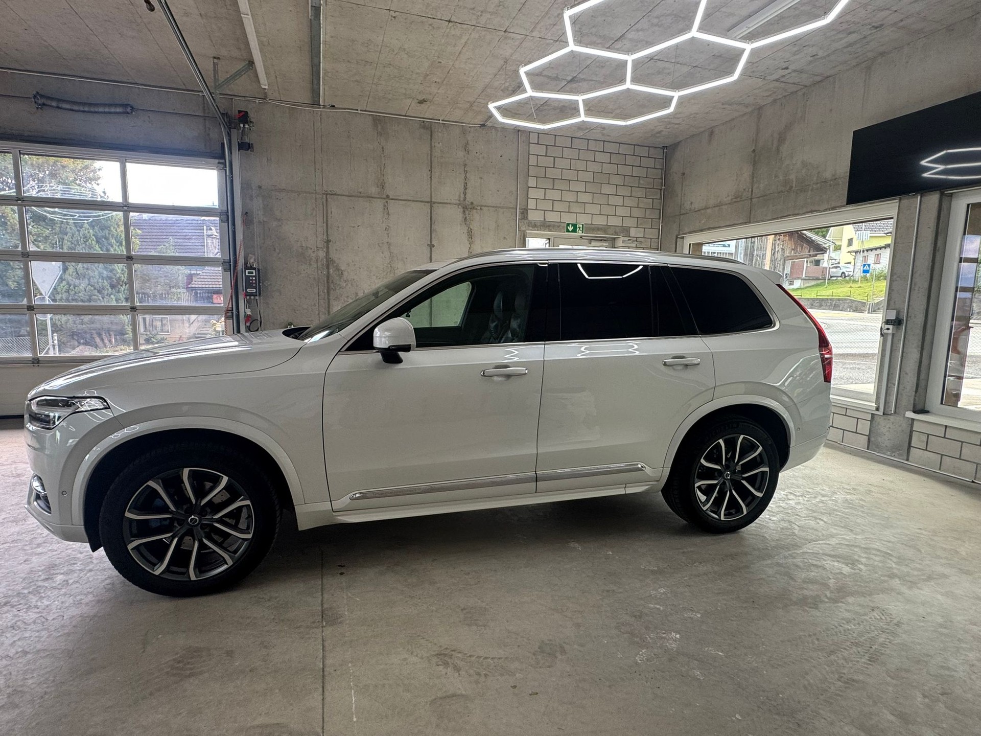 VOLVO XC90 D5 AWD Inscription Geartronic-image-2