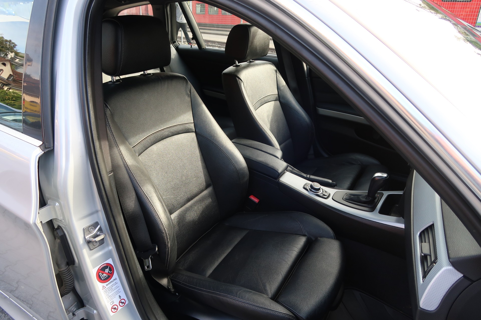 BMW 330d xDrive Touring Steptronic-image-9