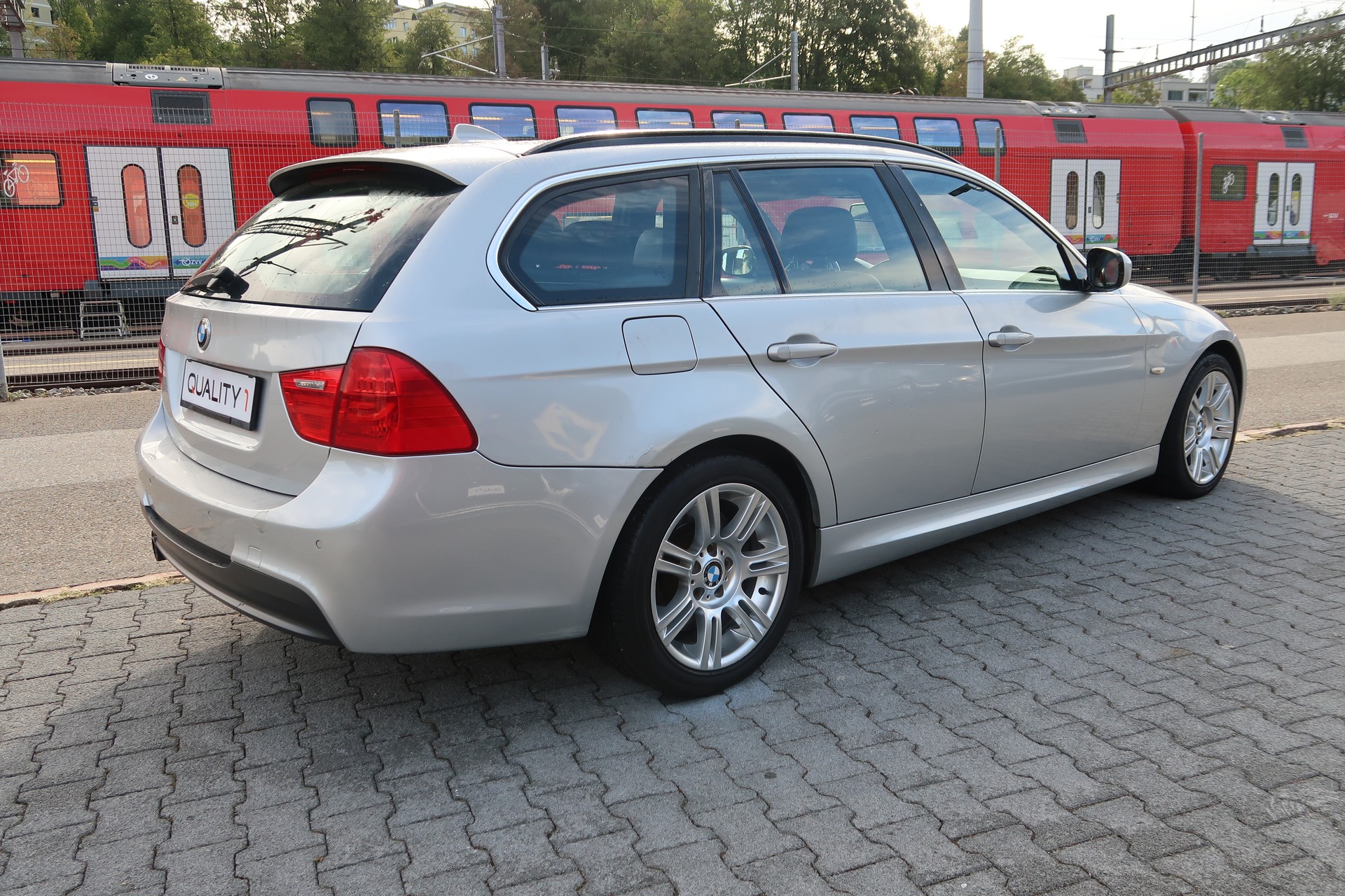 BMW 330d xDrive Touring Steptronic-image-3