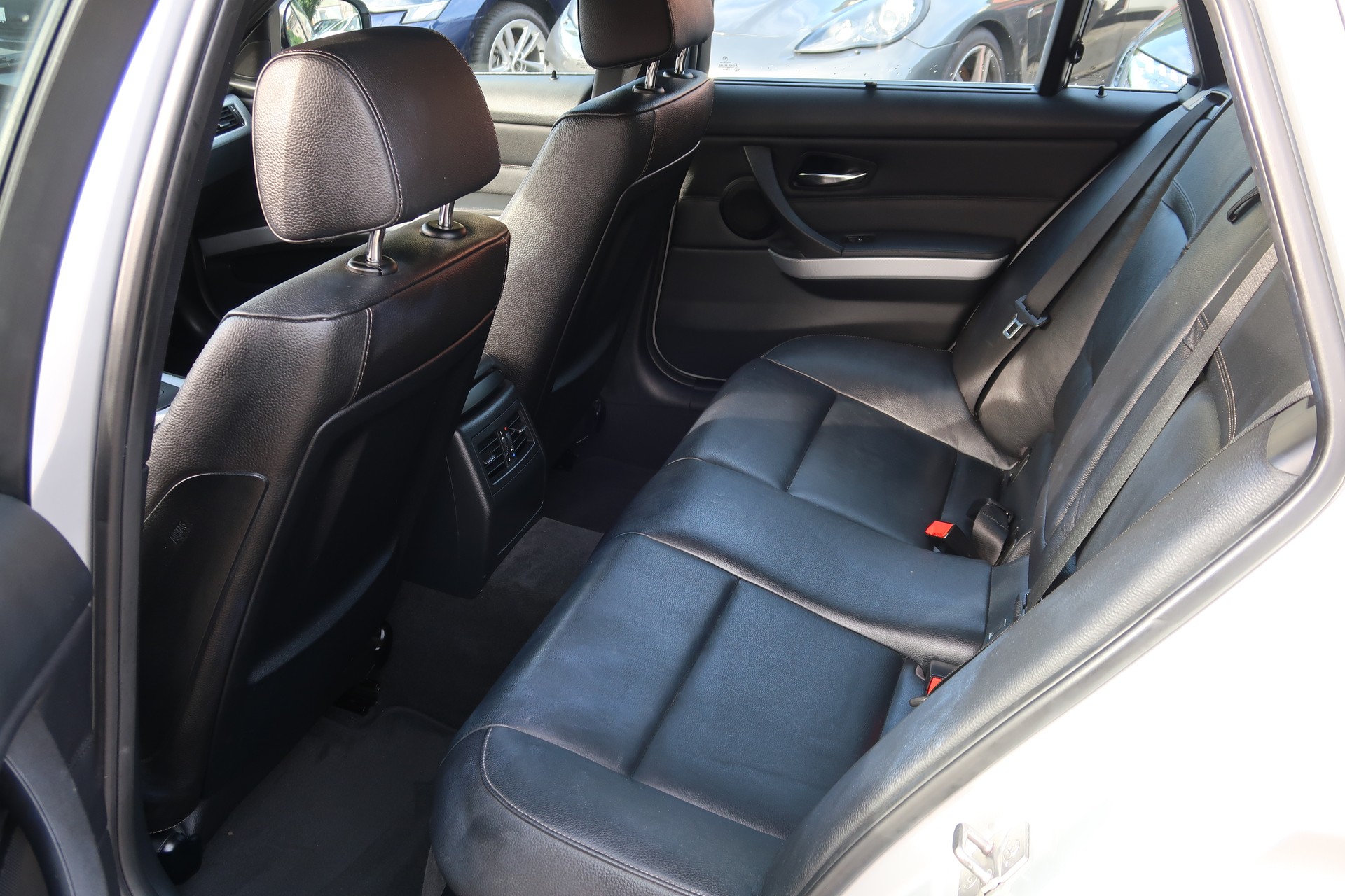 BMW 330d xDrive Touring Steptronic-image-7