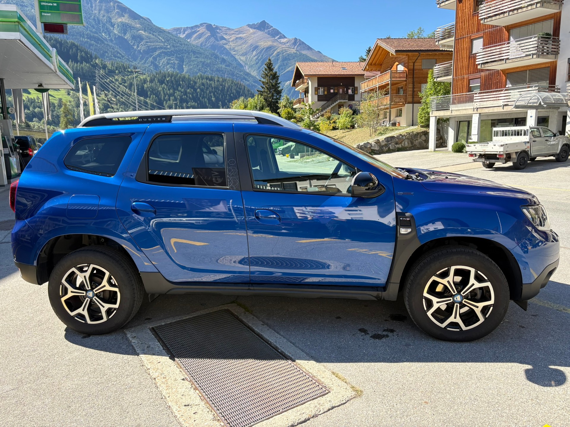 DACIA Duster TCe 150 Celebr. 4x4-image-2