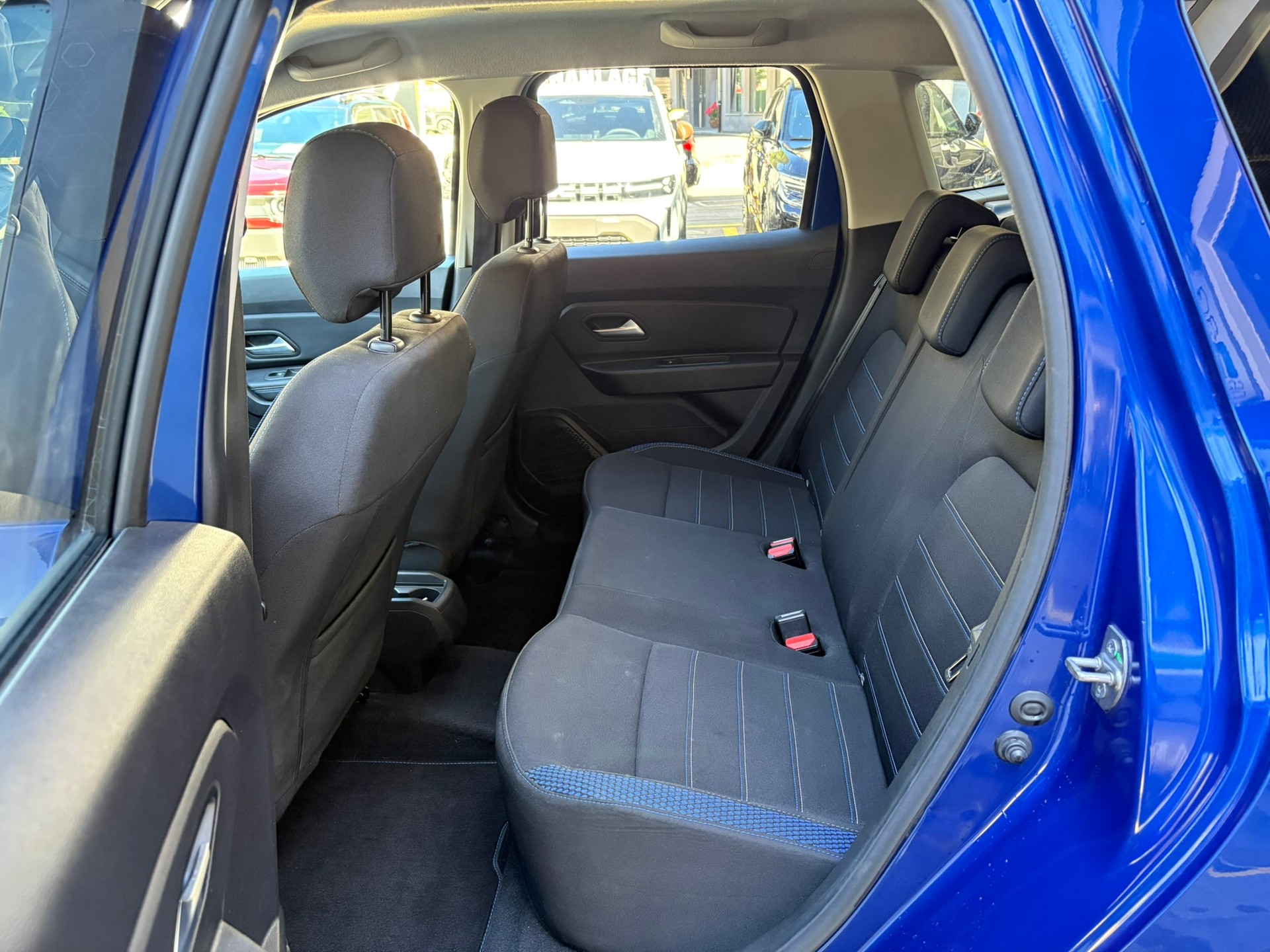 DACIA Duster TCe 150 Celebr. 4x4-image-10