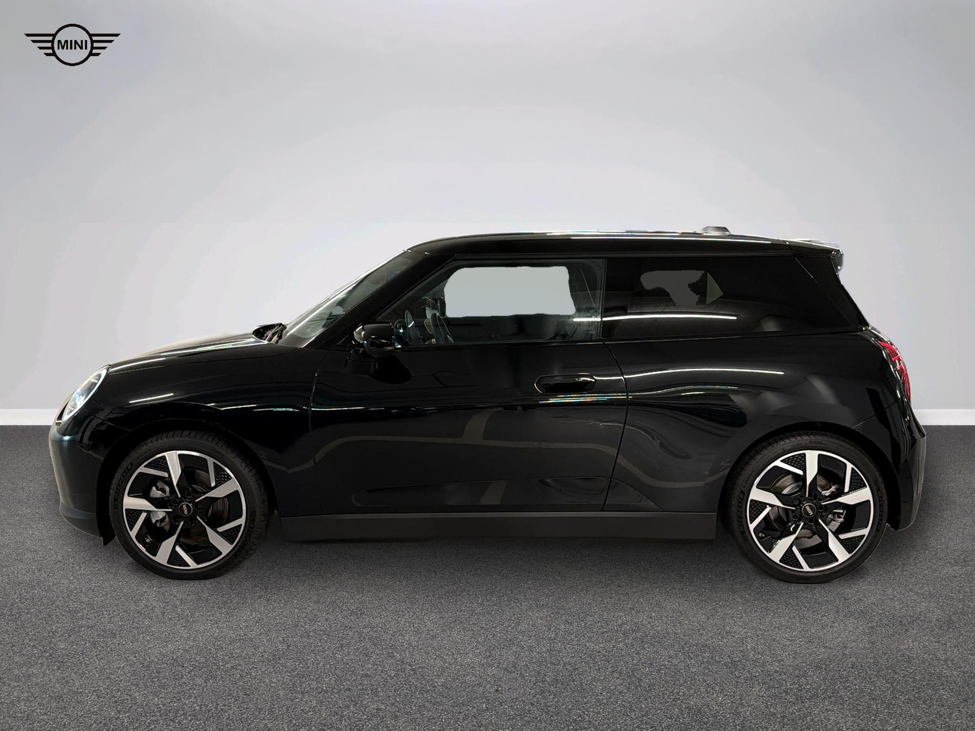 MINI Cooper SE-image-2