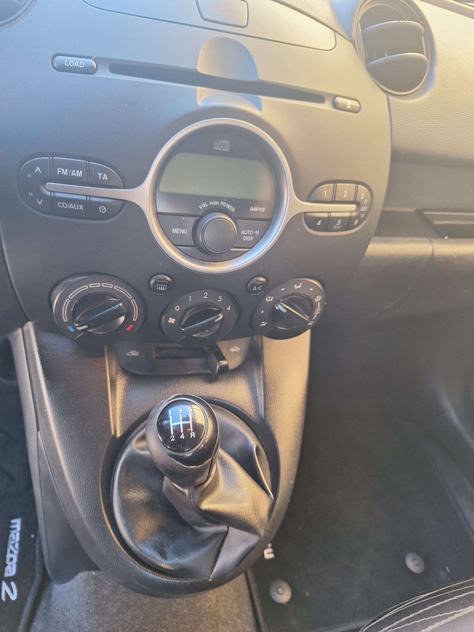 MAZDA 2 1.3i 16V Exclusive-image-14
