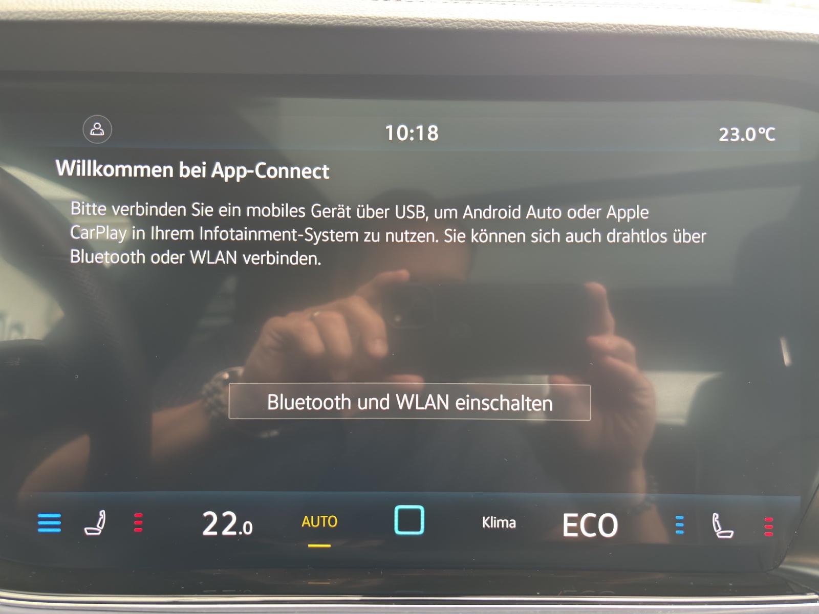 VW New Touareg 3.0 TDI R-Line Tiptronic mit fortl. Werksgarantie 5 Jahre, AHK, Panorama-Ausstell-/Schiebedach & Winterräder-image-27