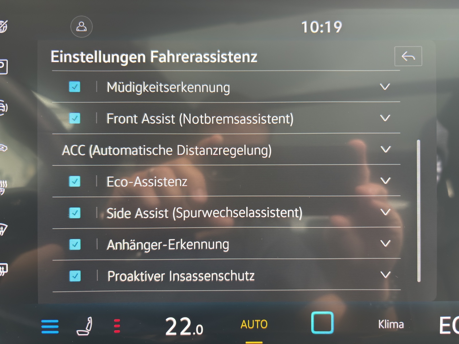 VW New Touareg 3.0 TDI R-Line Tiptronic mit fortl. Werksgarantie 5 Jahre, AHK, Panorama-Ausstell-/Schiebedach & Winterräder-image-29