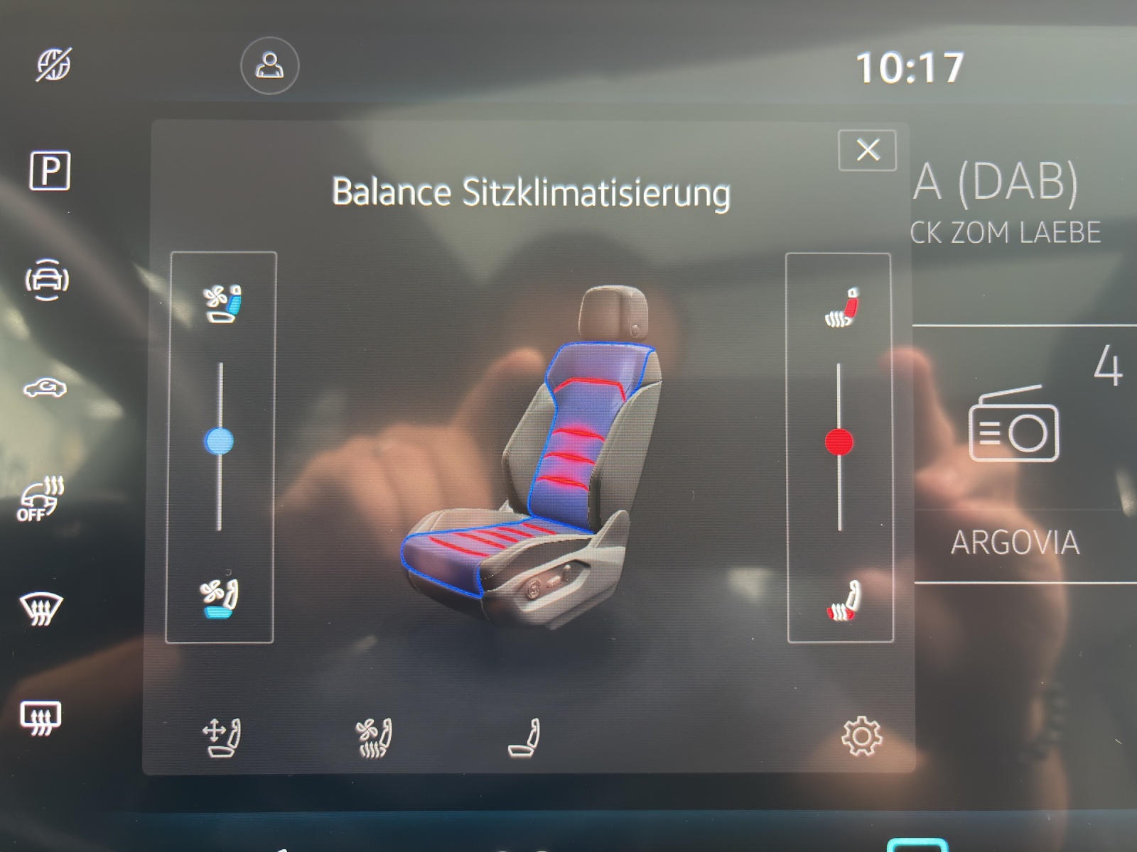 VW New Touareg 3.0 TDI R-Line Tiptronic mit fortl. Werksgarantie 5 Jahre, AHK, Panorama-Ausstell-/Schiebedach & Winterräder-image-24