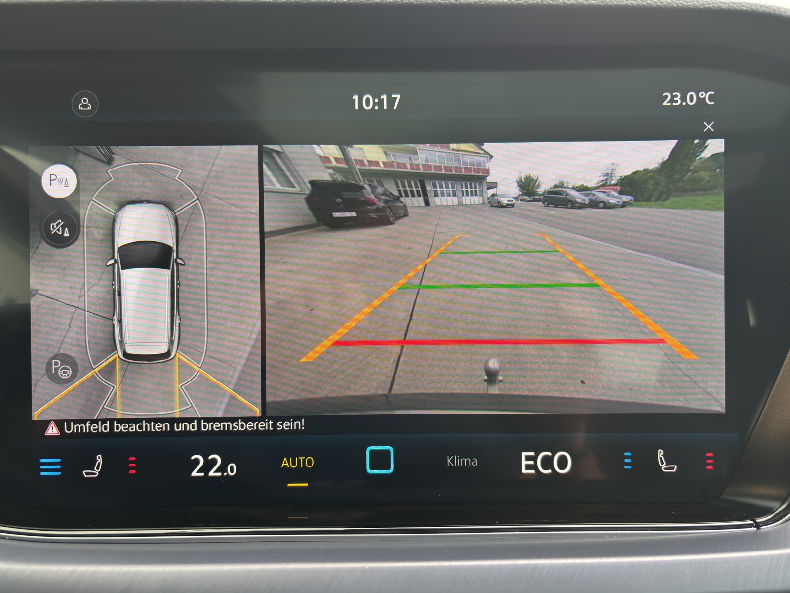 VW New Touareg 3.0 TDI R-Line Tiptronic mit fortl. Werksgarantie 5 Jahre, AHK, Panorama-Ausstell-/Schiebedach & Winterräder-image-23