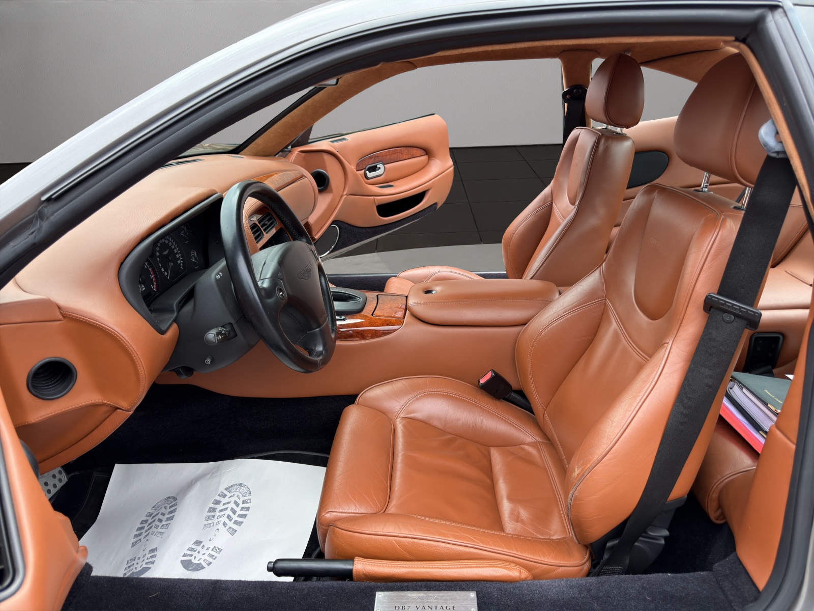 ASTON MARTIN DB7 Vantage-image-8