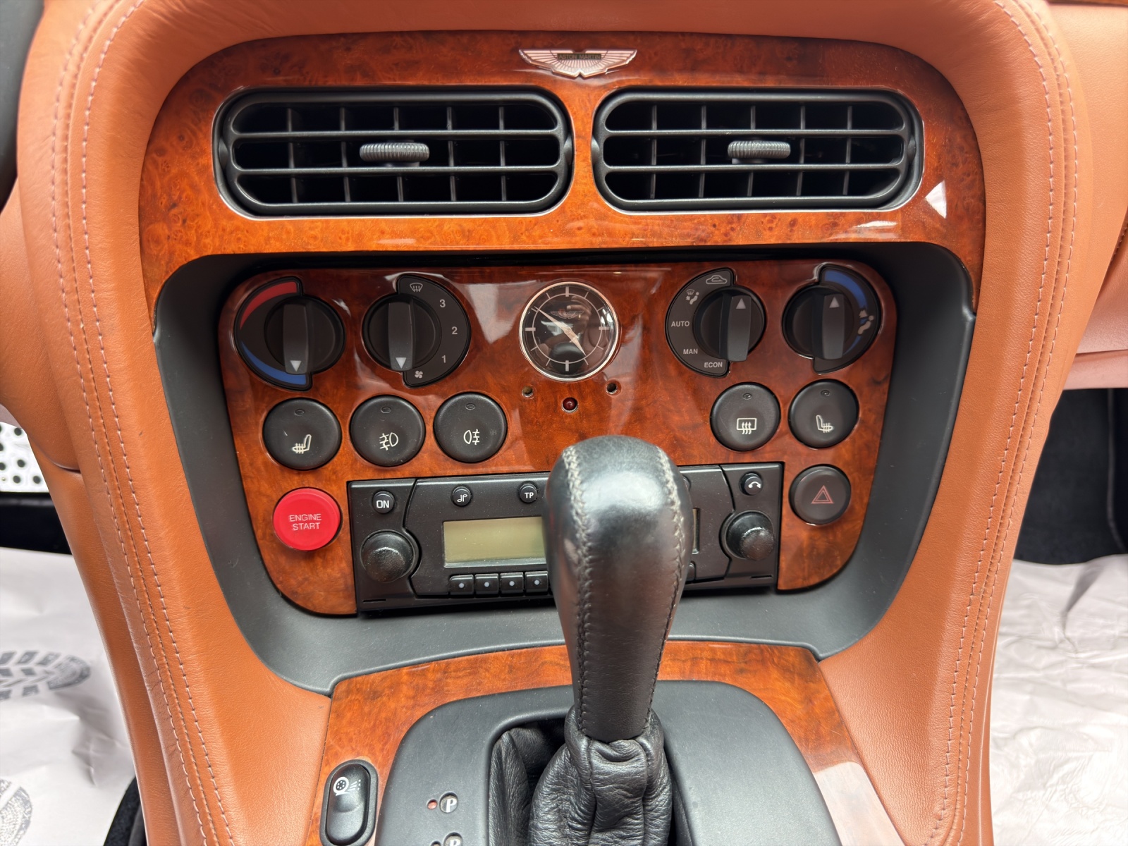 ASTON MARTIN DB7 Vantage-image-14