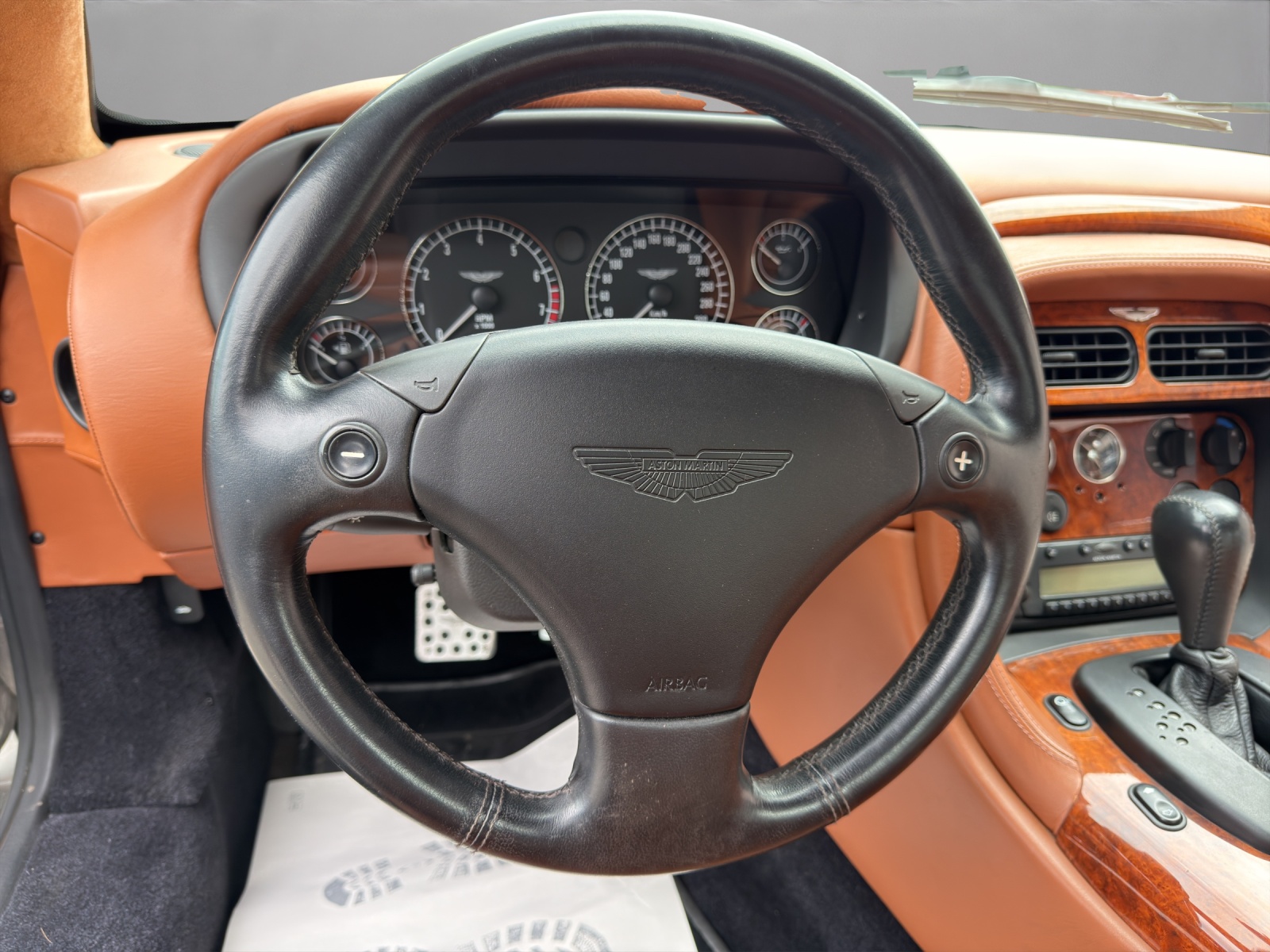 ASTON MARTIN DB7 Vantage-image-9