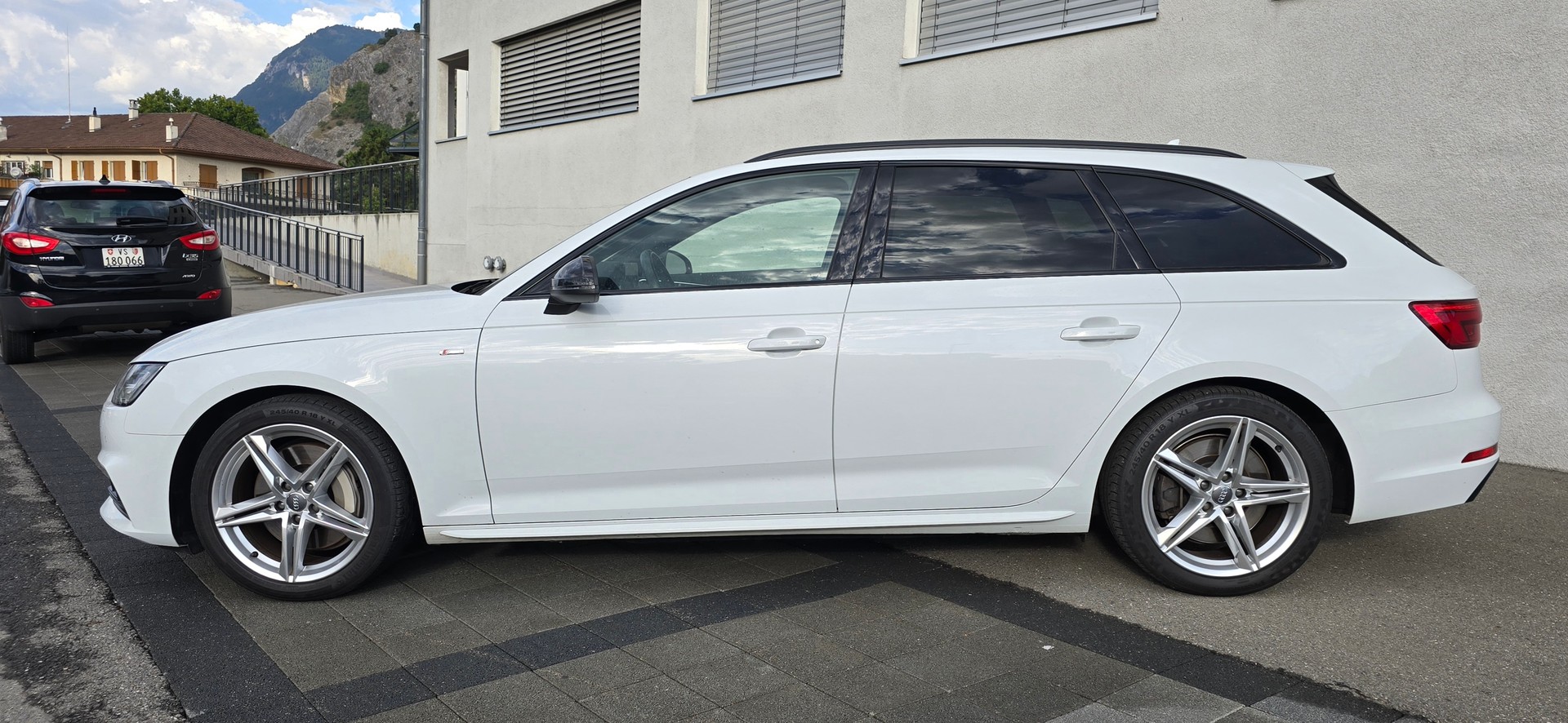 AUDI A4 Avant 2.0 TFSI Sport quattro S-tronic-image-2