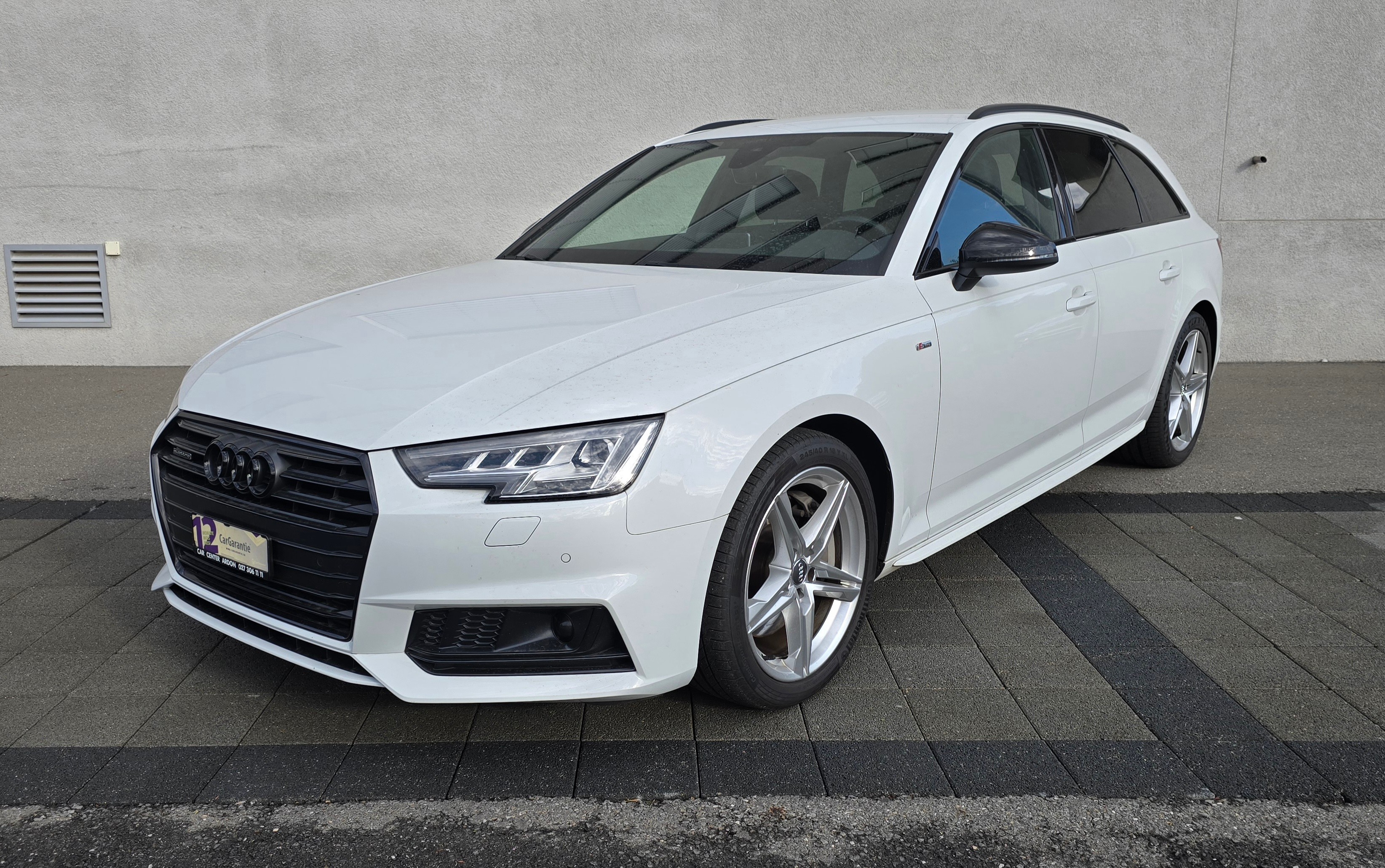 AUDI A4 Avant 2.0 TFSI Sport quattro S-Line S-Tronic — slika 1