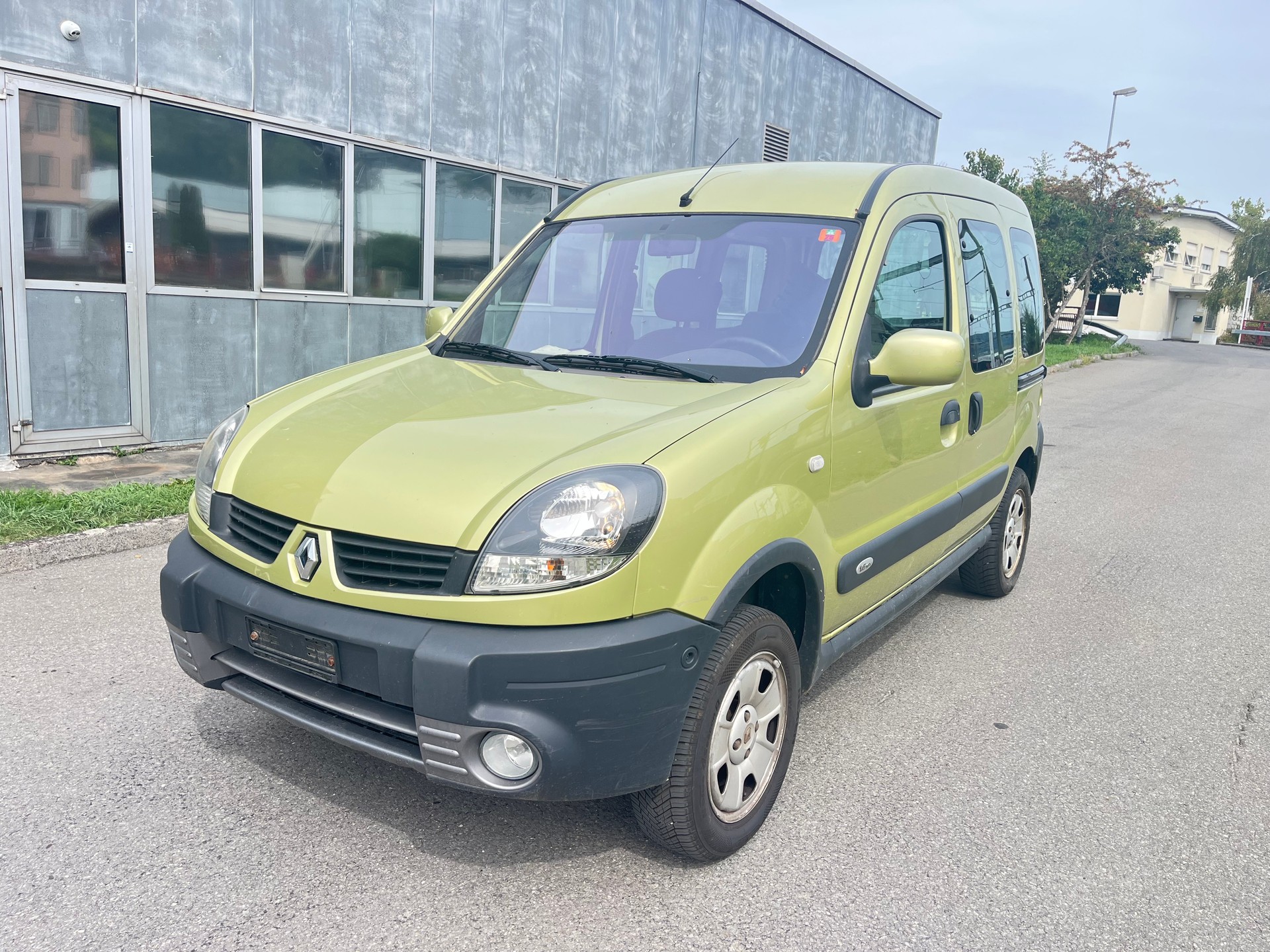 RENAULT Kangoo 1.6 16V Privilège 4x4-image-1
