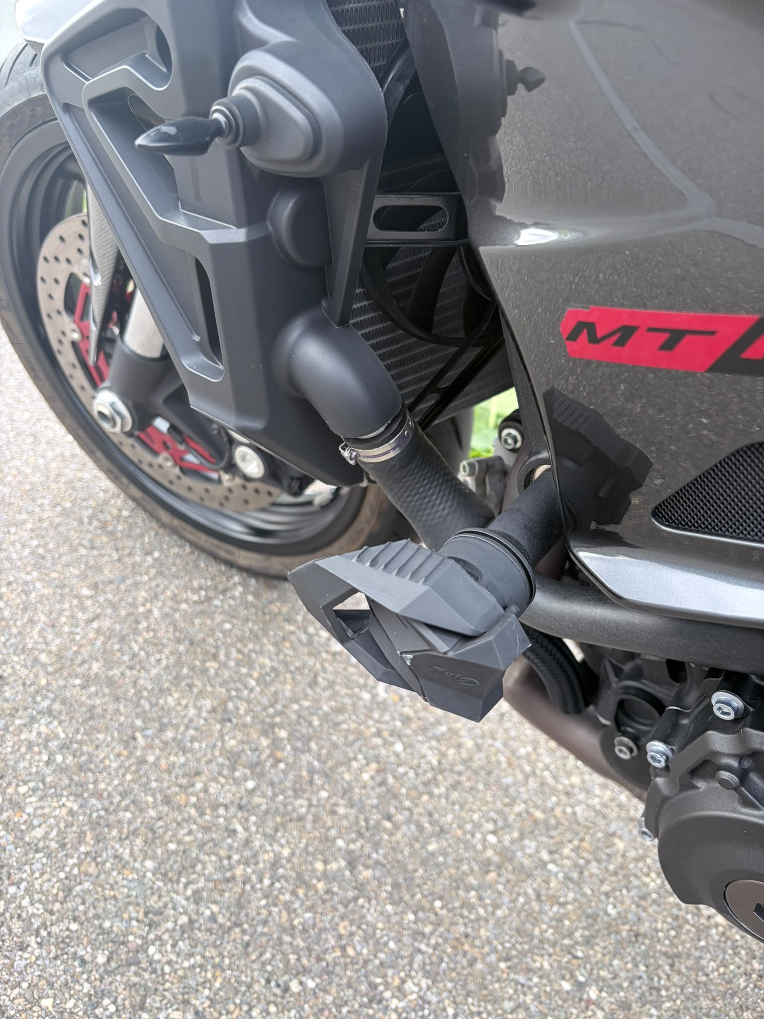 YAMAHA MT-10-showroom-element-3