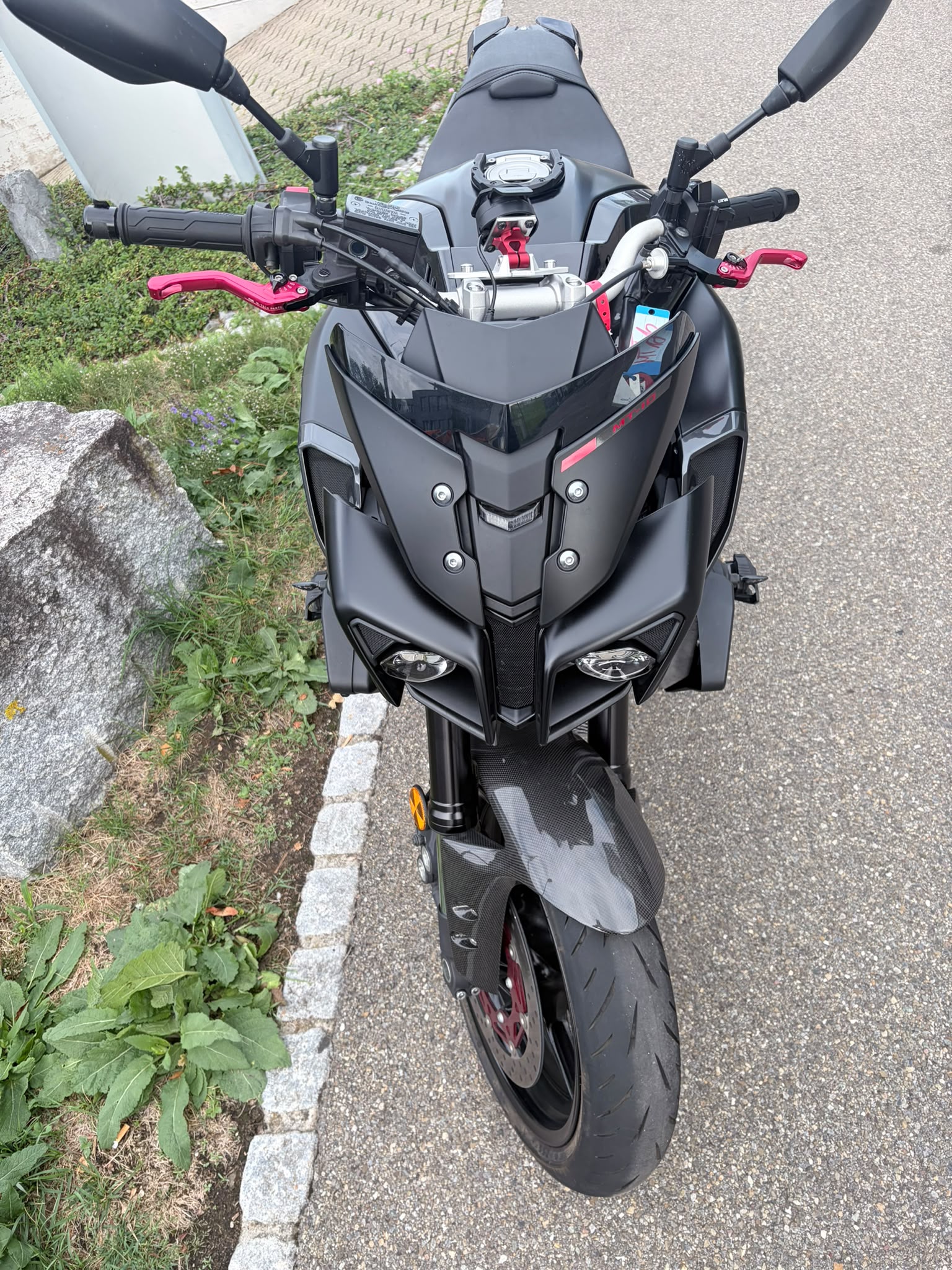 YAMAHA MT-10-showroom-element-1