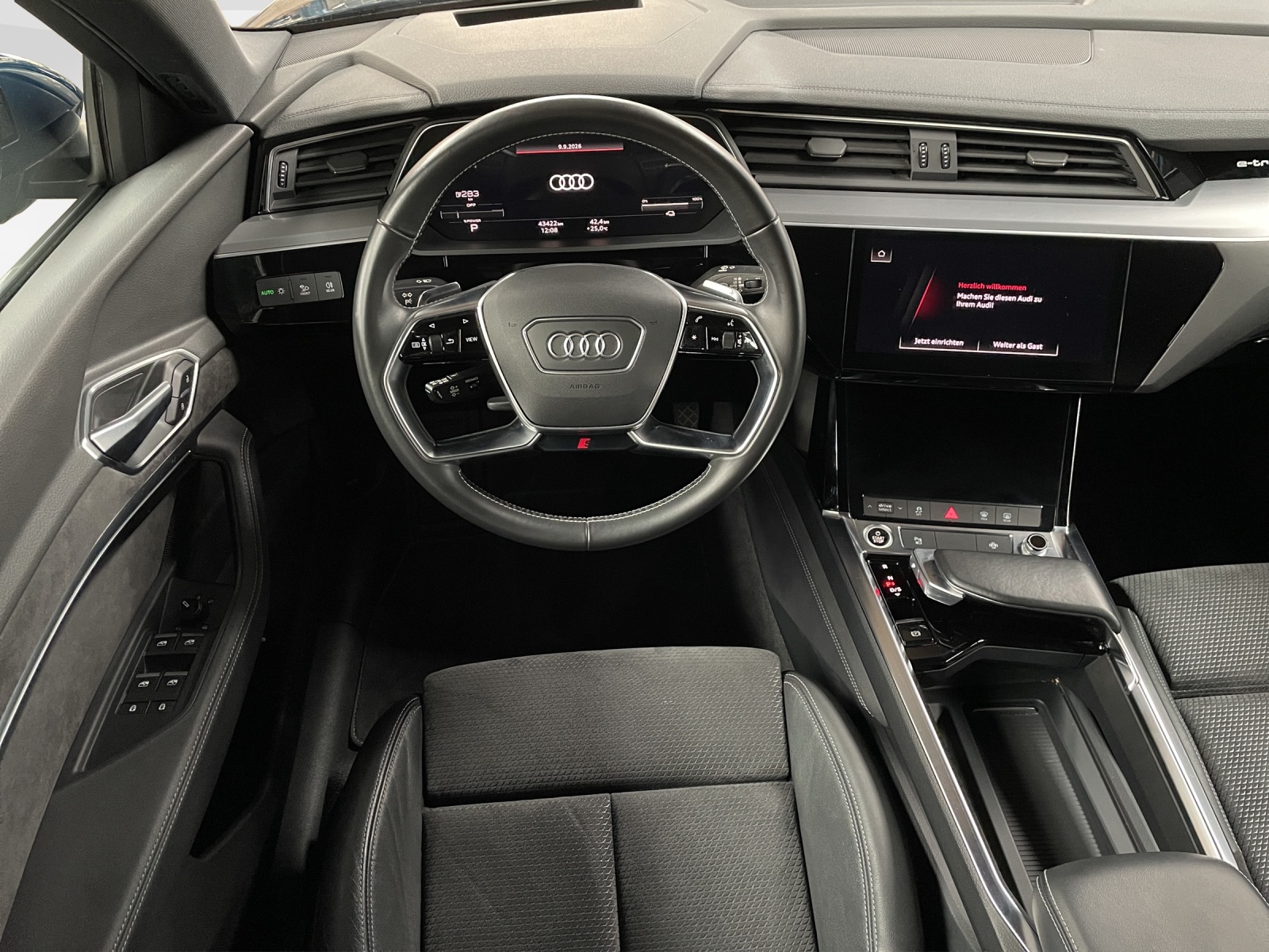 AUDI e-tron 55 Advanced quattro-image-9
