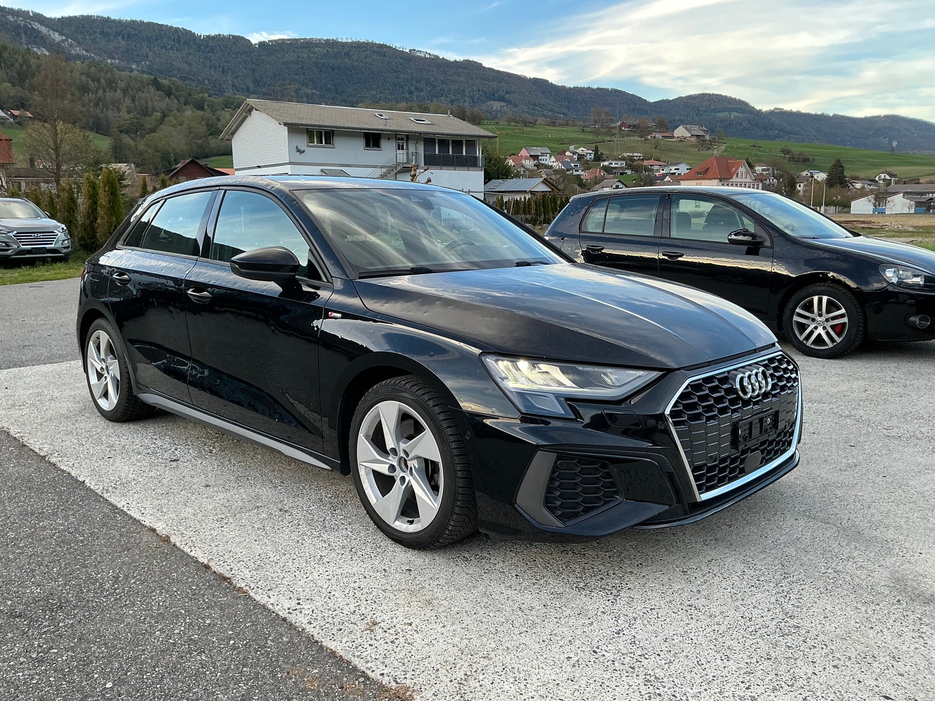 AUDI A3 Sportback 35 TFSI S line Attraction S-tronic-image-1