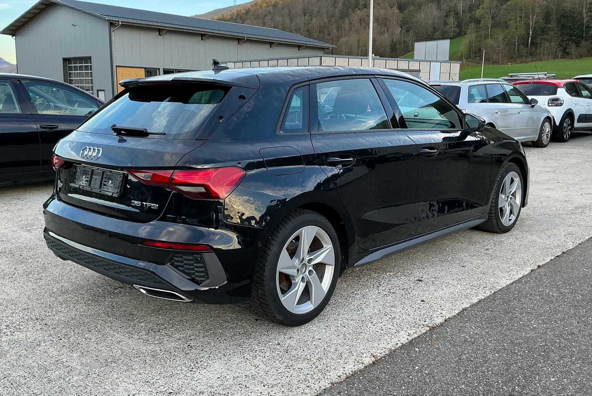 AUDI A3 Sportback 35 TFSI S line Attraction S-tronic-image-3