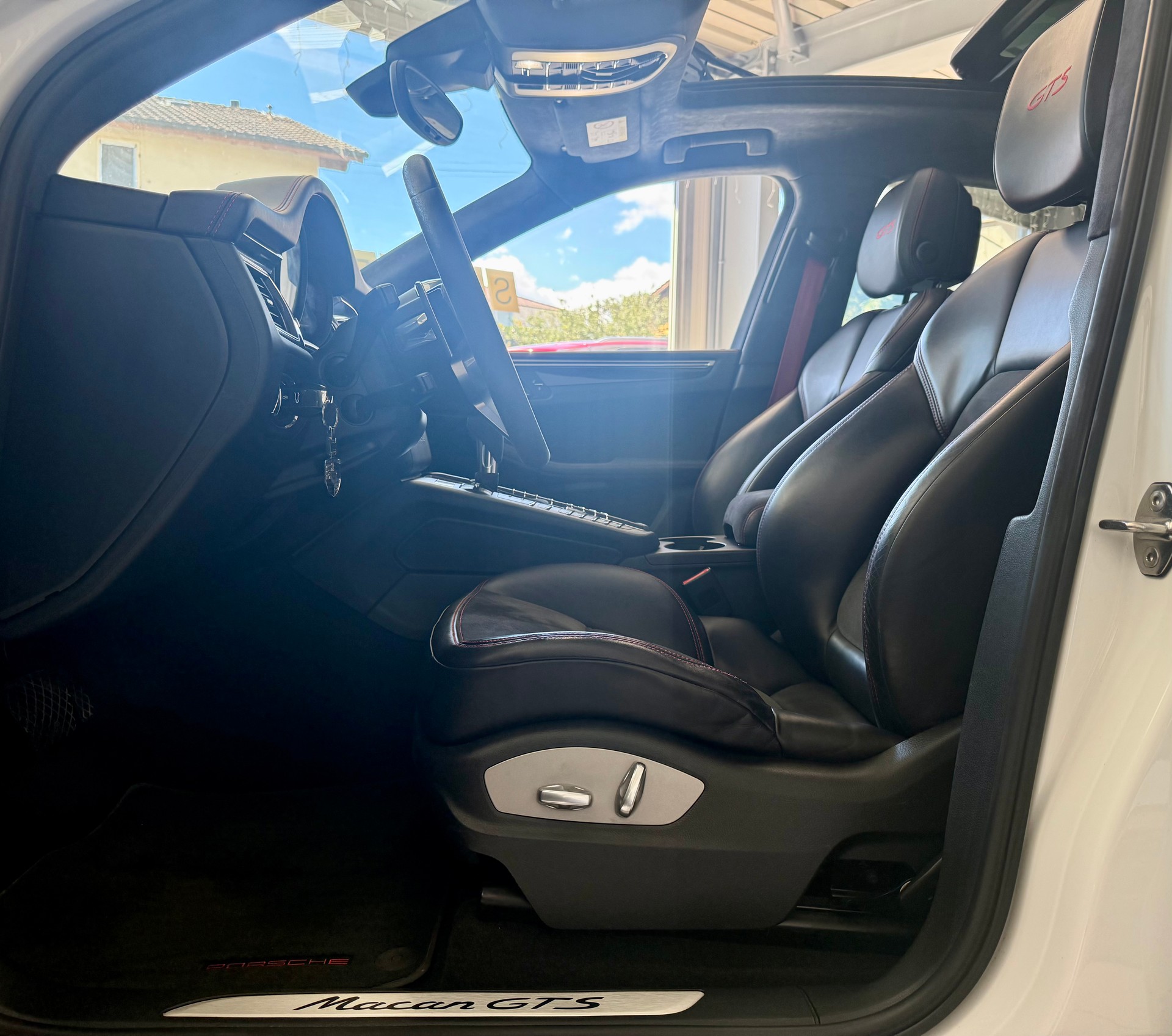 PORSCHE Macan GTS PDK-image-12
