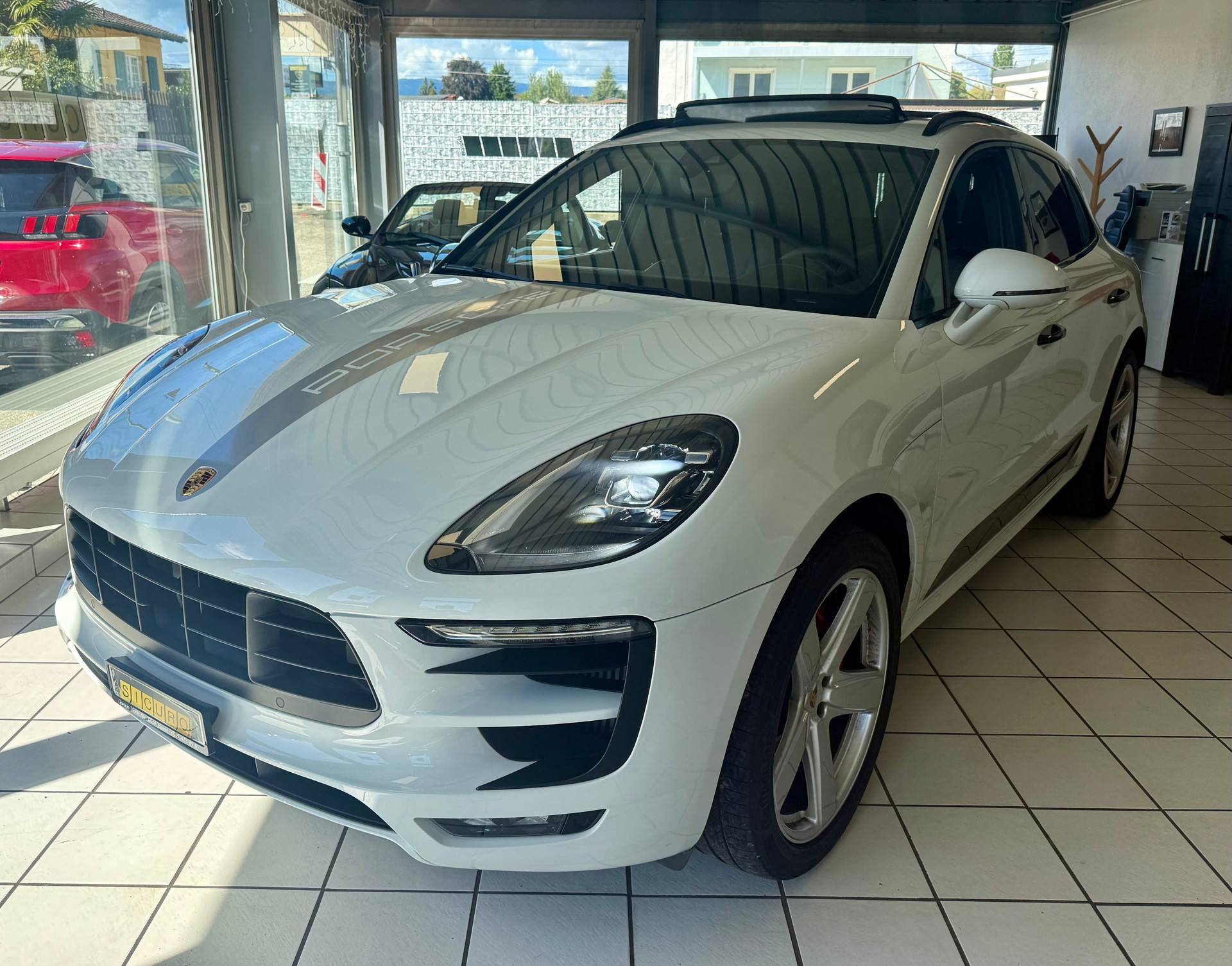 PORSCHE Macan GTS PDK-image-3