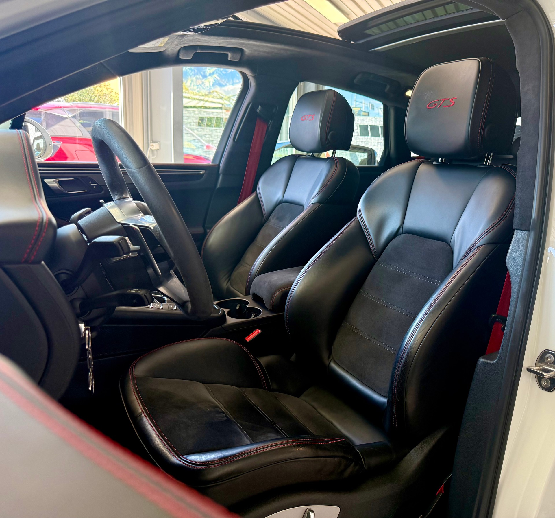PORSCHE Macan GTS PDK-image-14