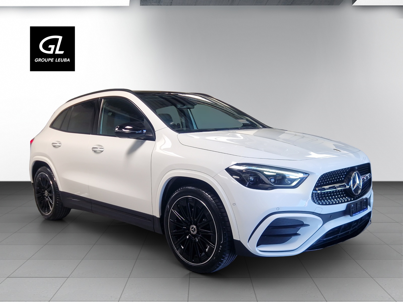 MERCEDES-BENZ GLA 200 Night Star 7G-DCT-image-0
