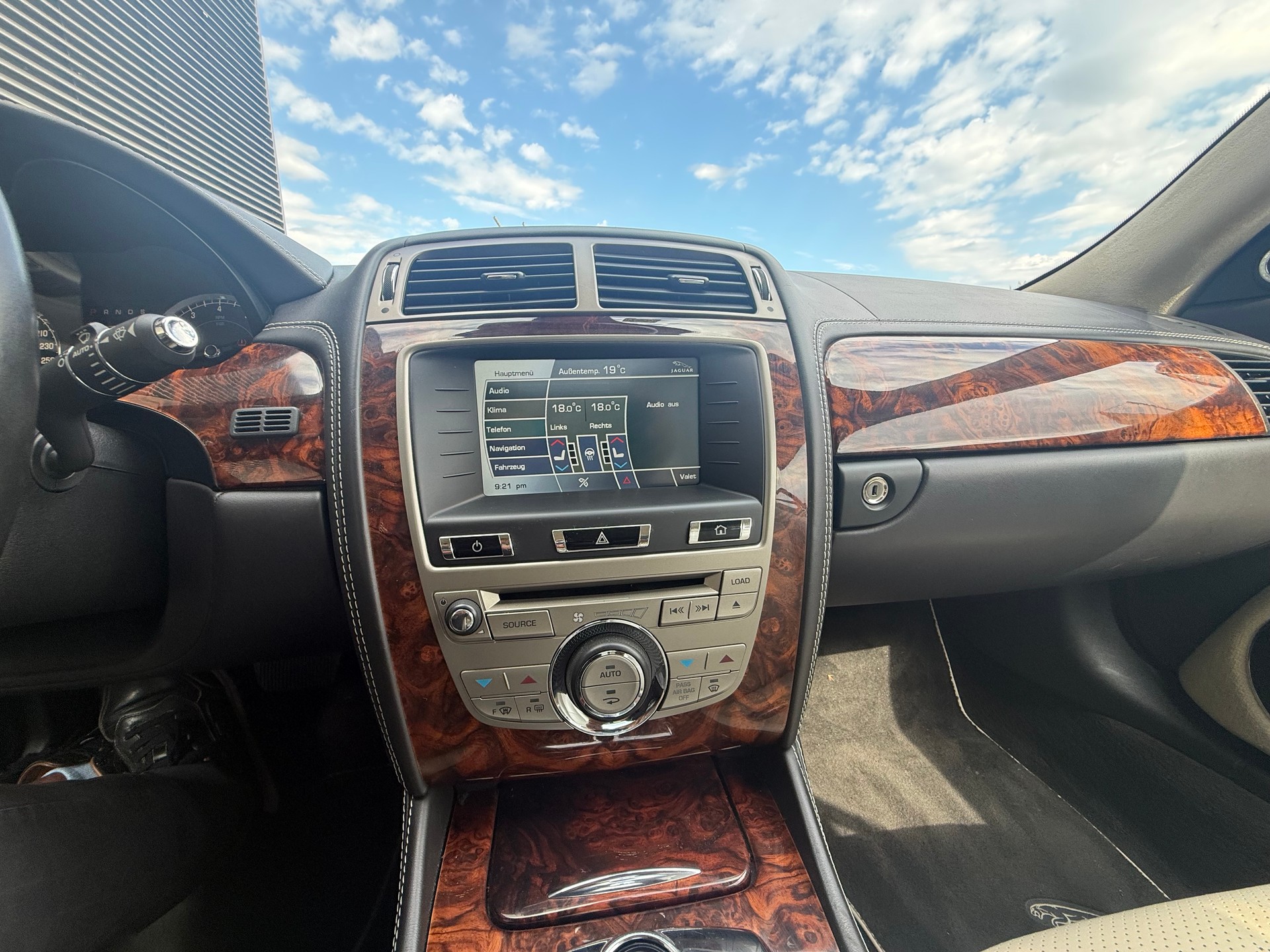 JAGUAR XK 5.0 V8 Portfolio Automatic-image-8