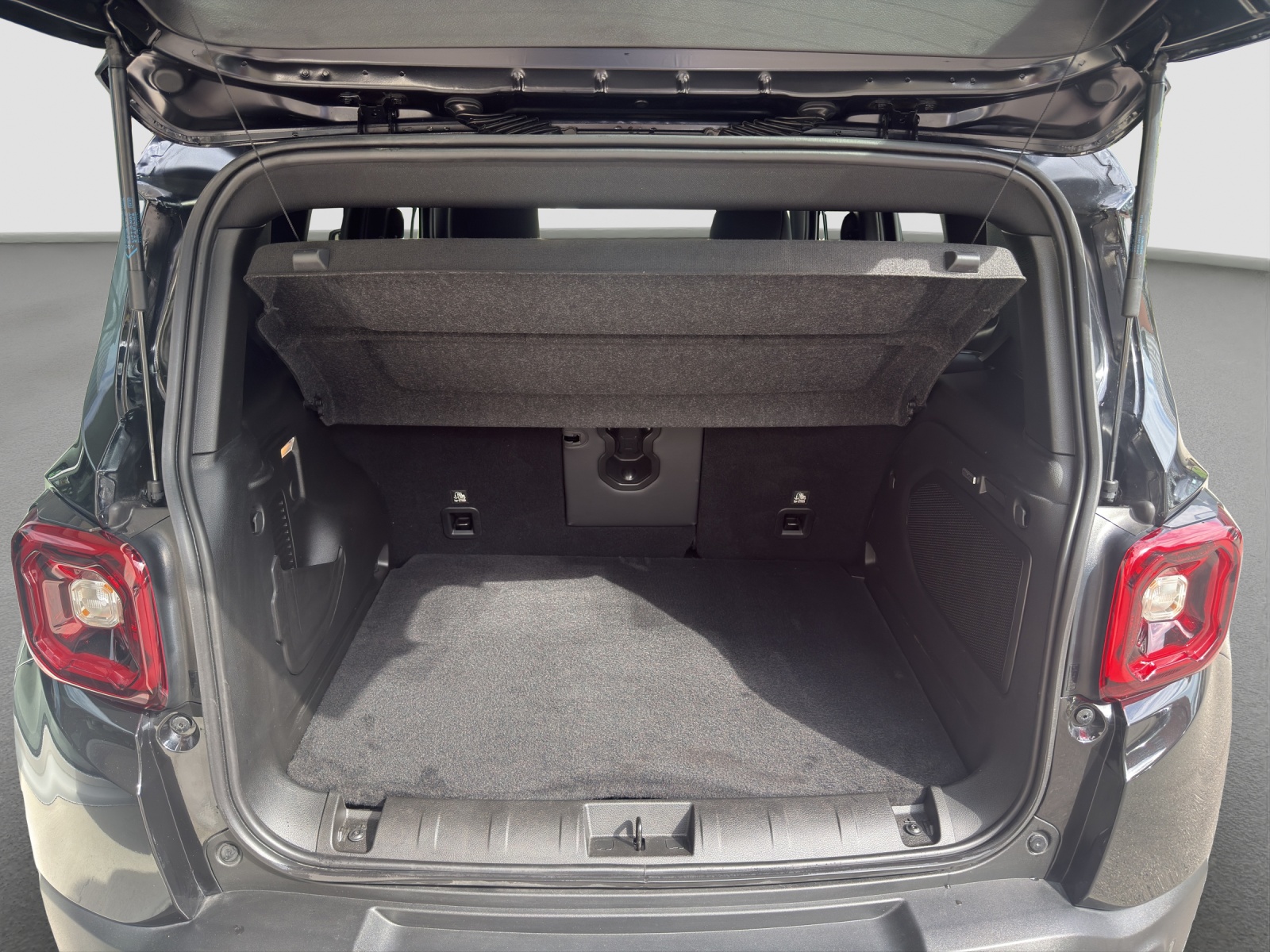 JEEP Renegade 1.3 GSE Turbo 80TH Anniversary-image-9
