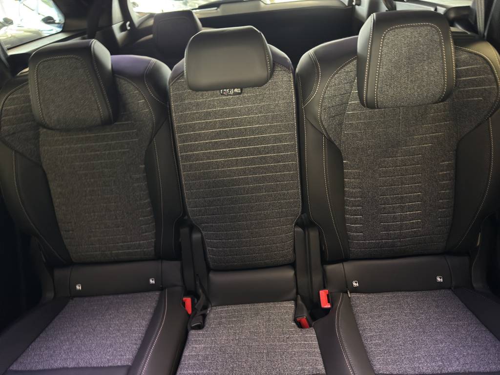 PEUGEOT 5008 145 Hybrid e-DCS6 Allure Premium-image-10