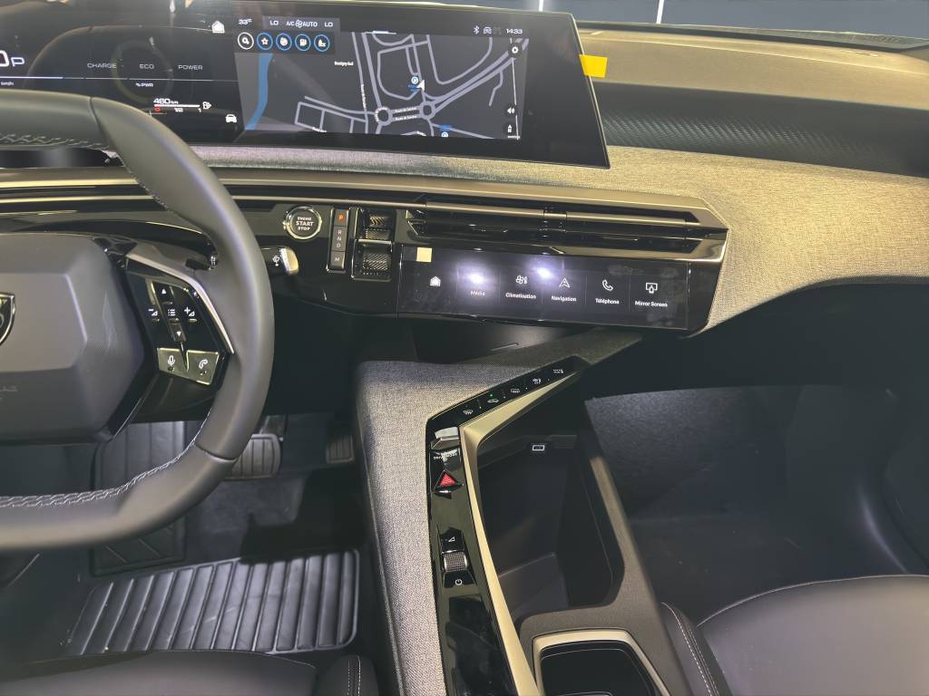 PEUGEOT 5008 145 Hybrid e-DCS6 Allure Premium-image-6