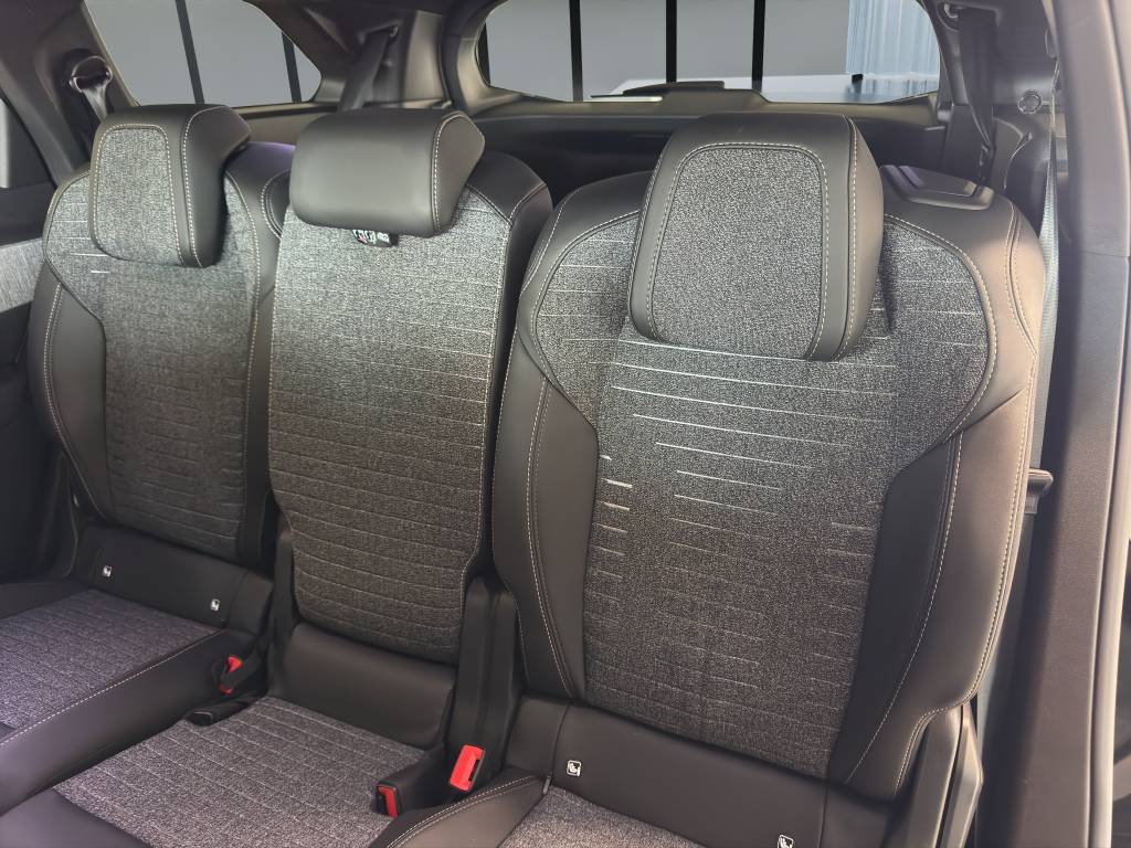 PEUGEOT 5008 145 Hybrid e-DCS6 Allure Premium-image-8
