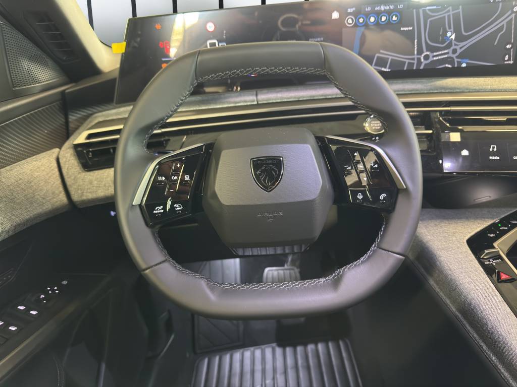 PEUGEOT 5008 145 Hybrid e-DCS6 Allure Premium-image-14