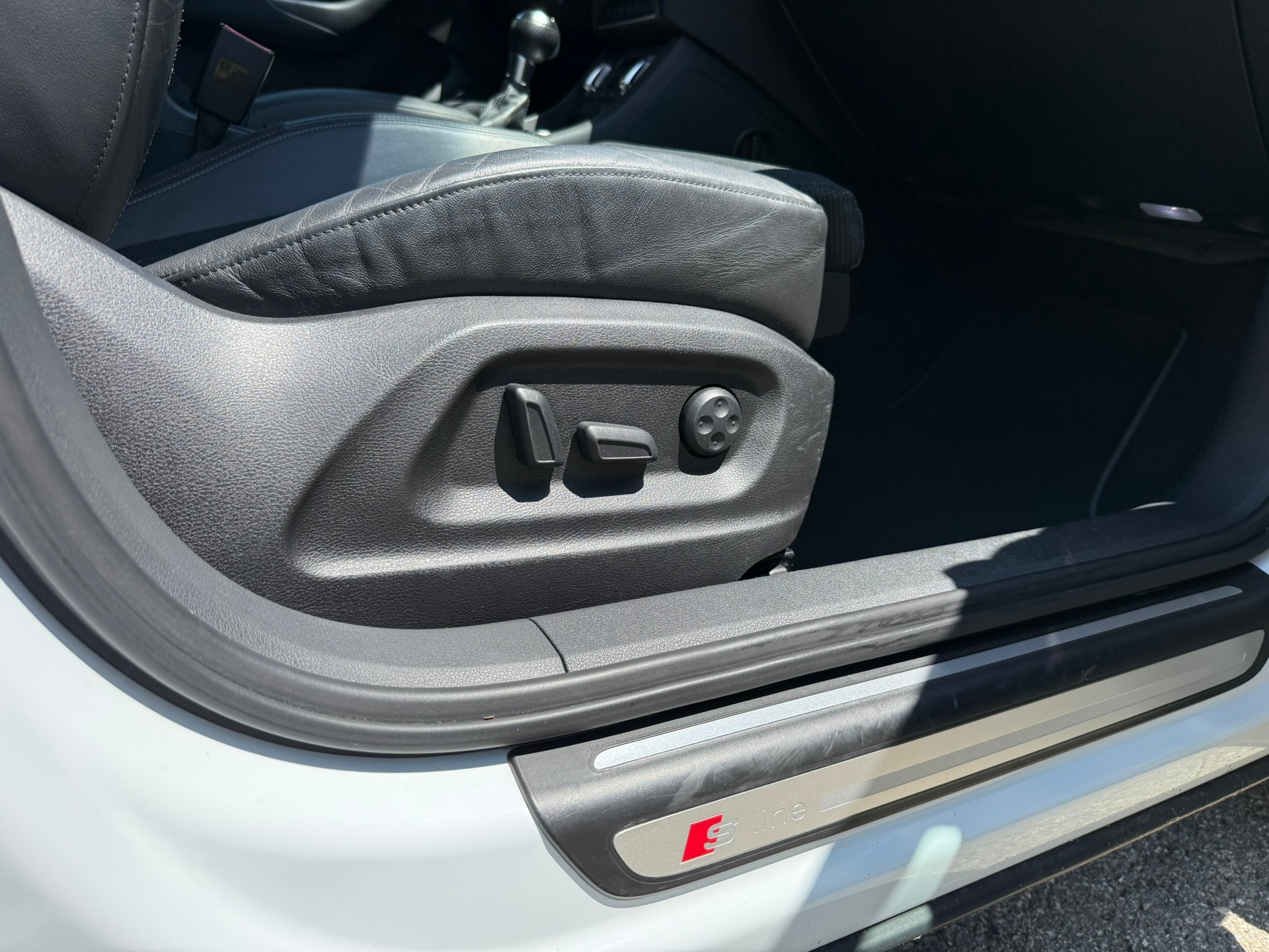 AUDI 2.0 TFSI quattro S-Tronic-image-9