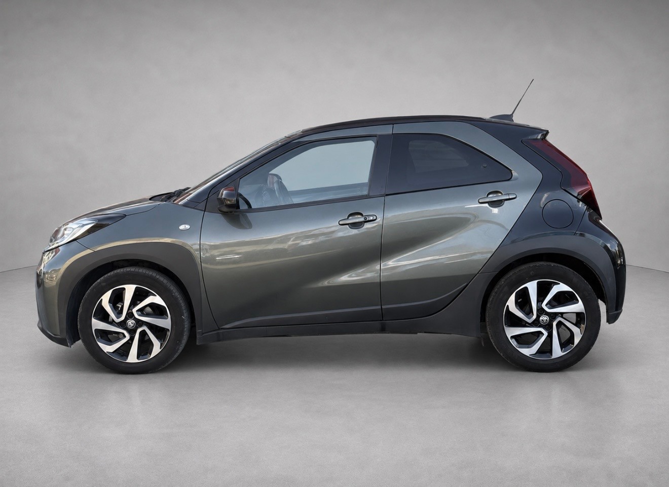 TOYOTA Aygo X 1.0 VVT-i Trend CVT-image-1