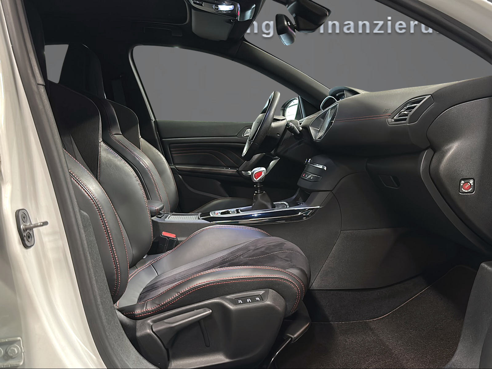 PEUGEOT 308 1.6 GTi-image-10