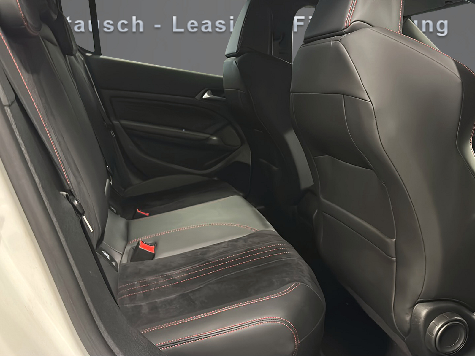 PEUGEOT 308 1.6 GTi-image-12